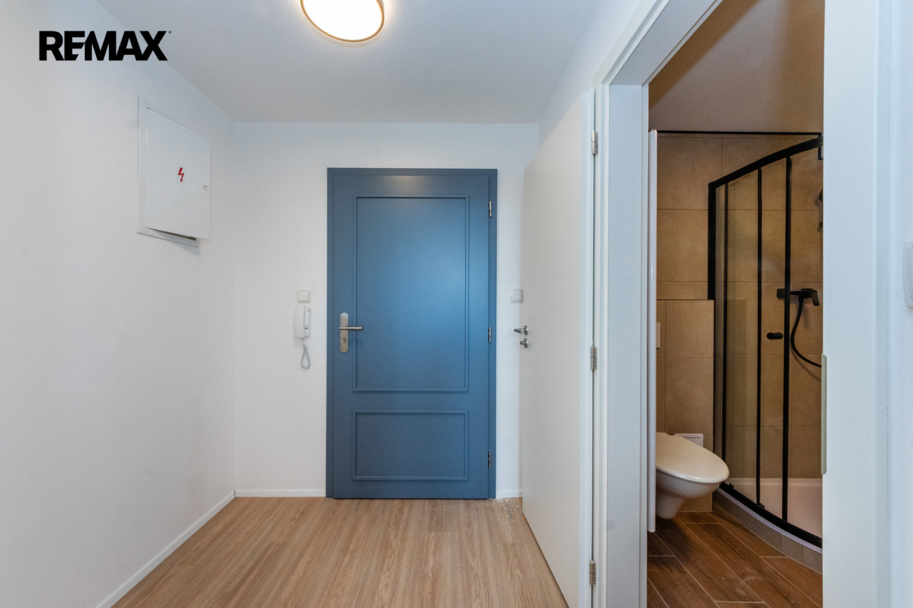 Mezonet 2+kk/sklep 45,9 m² OV cihla výtah západ výhled Jeseniova metro A Želivského 5 min