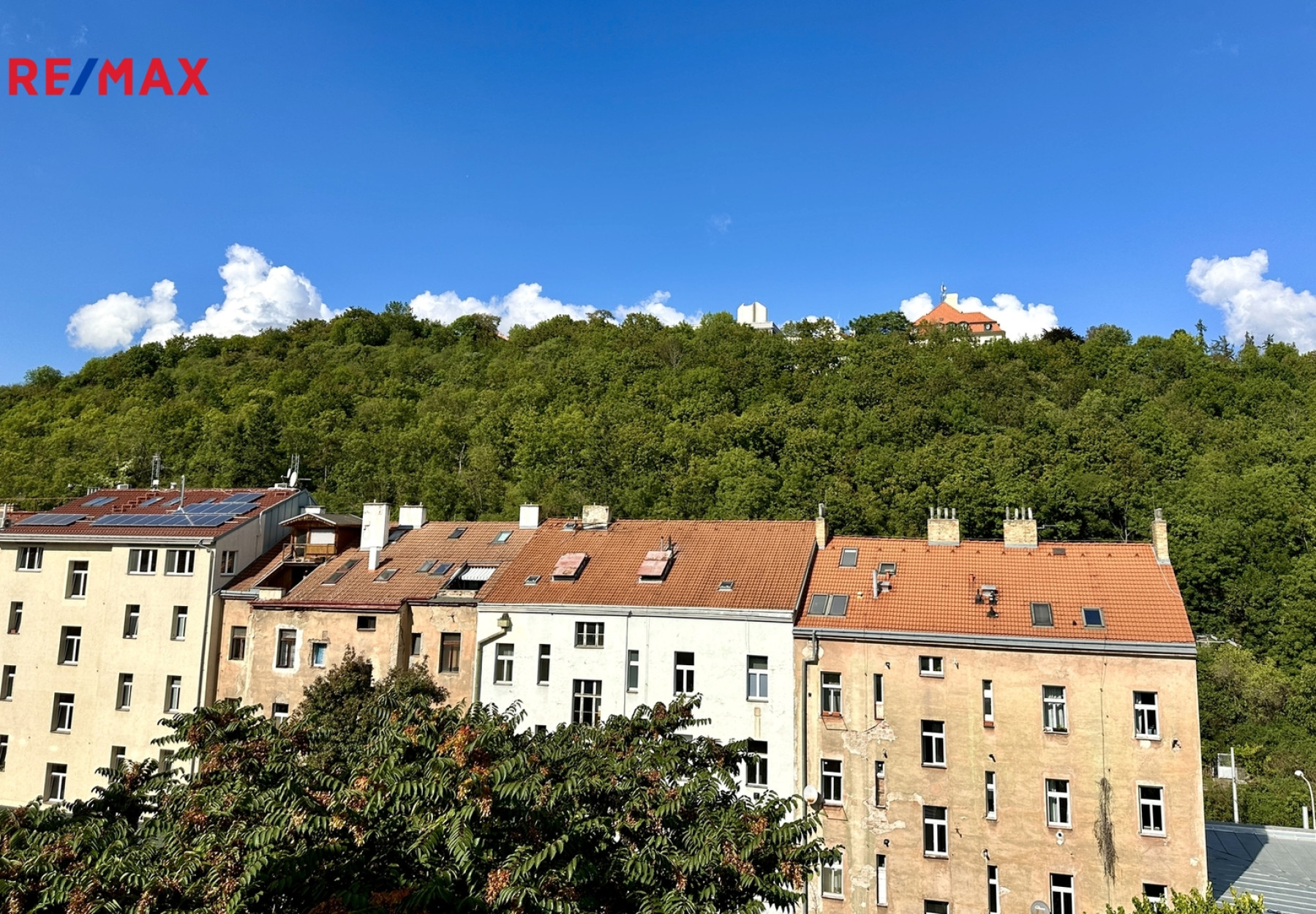 Prodej bytového domu v ulici Na Neklance, Praha 5 - Smíchov