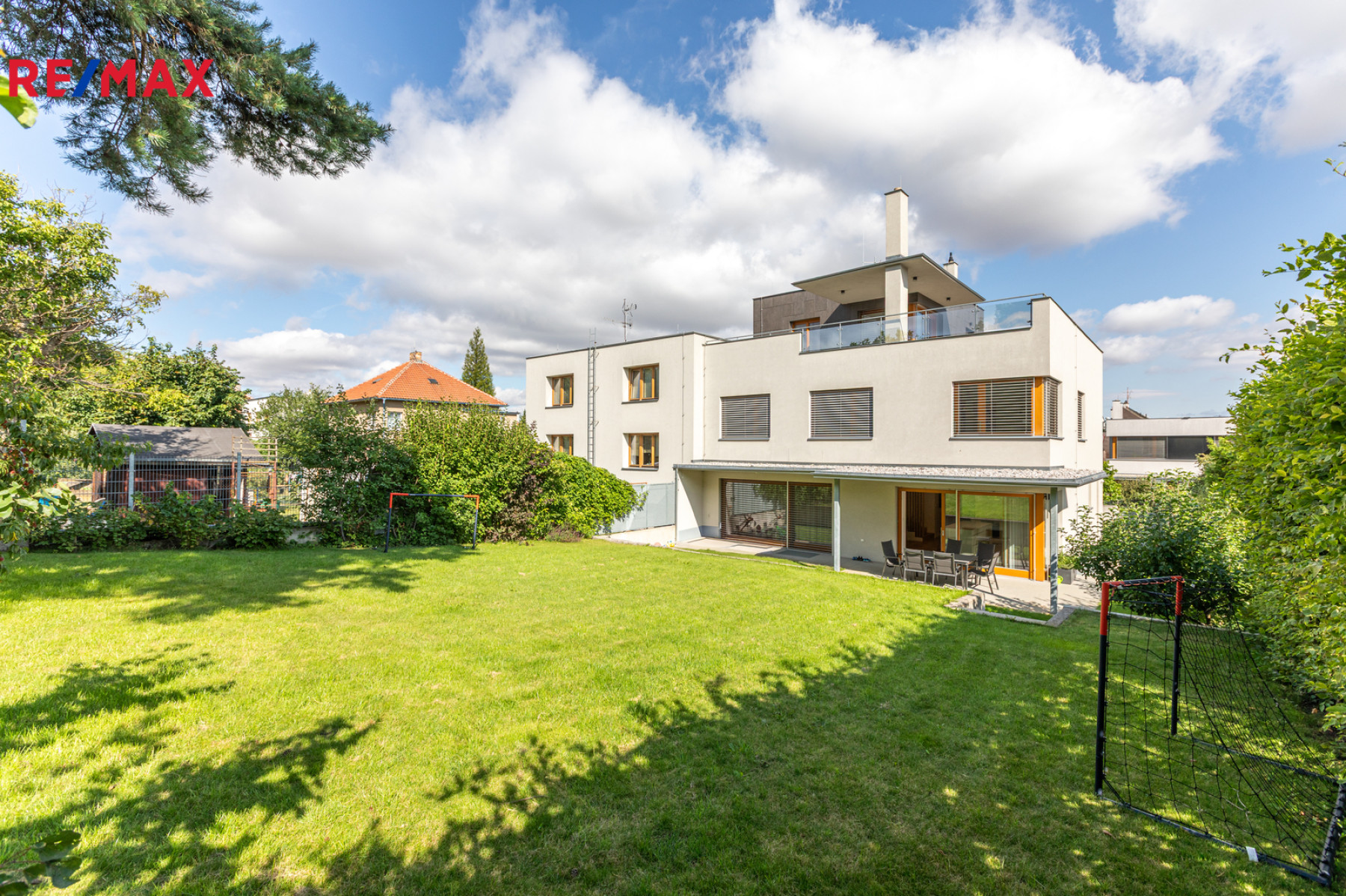 Pronájem vily 7+kk, 339 m², Praha - Ruzyně