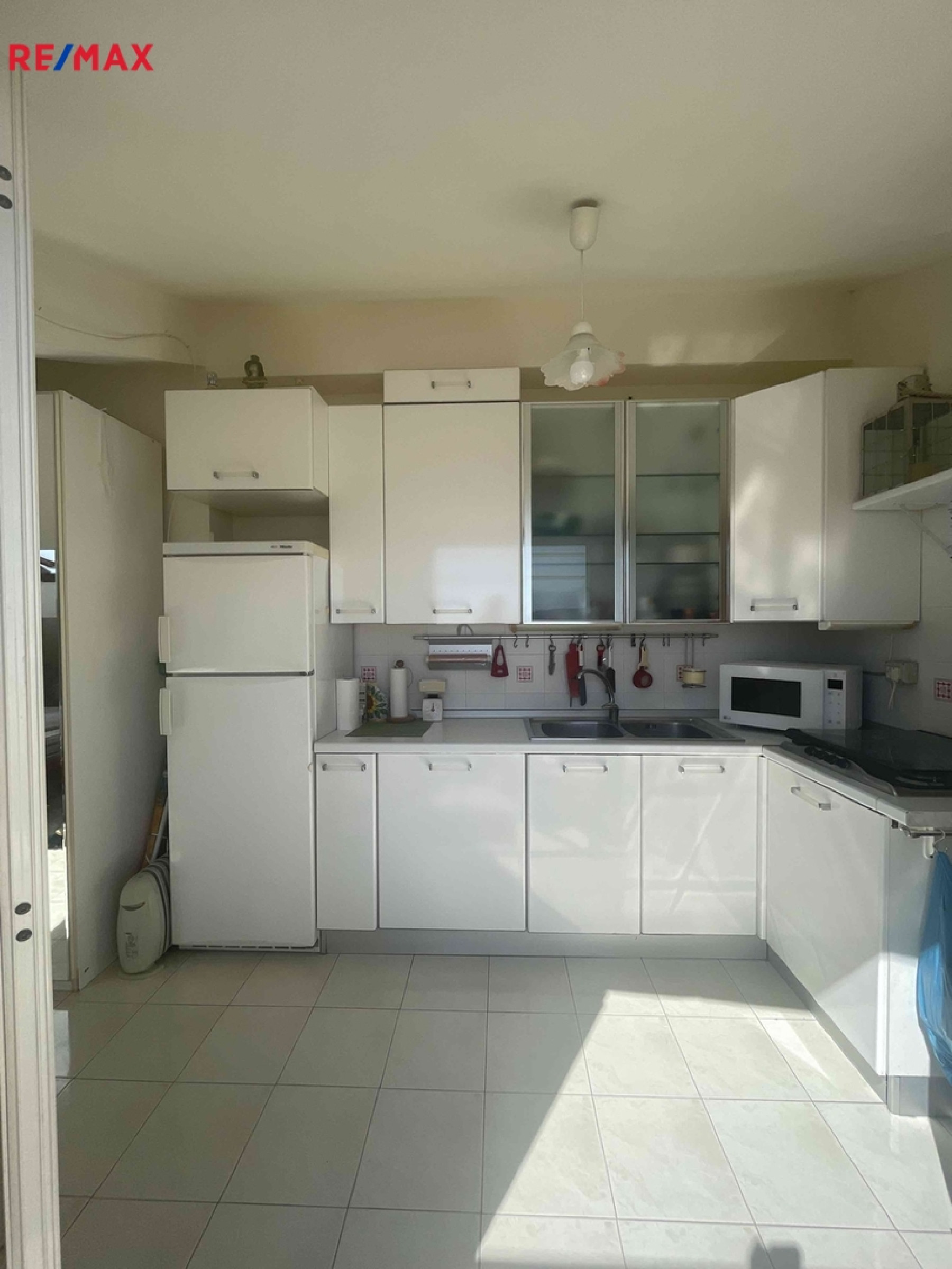 Krásný byt 1+1 s velkou terasou 17 m² jen 200 m od moře – Nizza di Sicilia