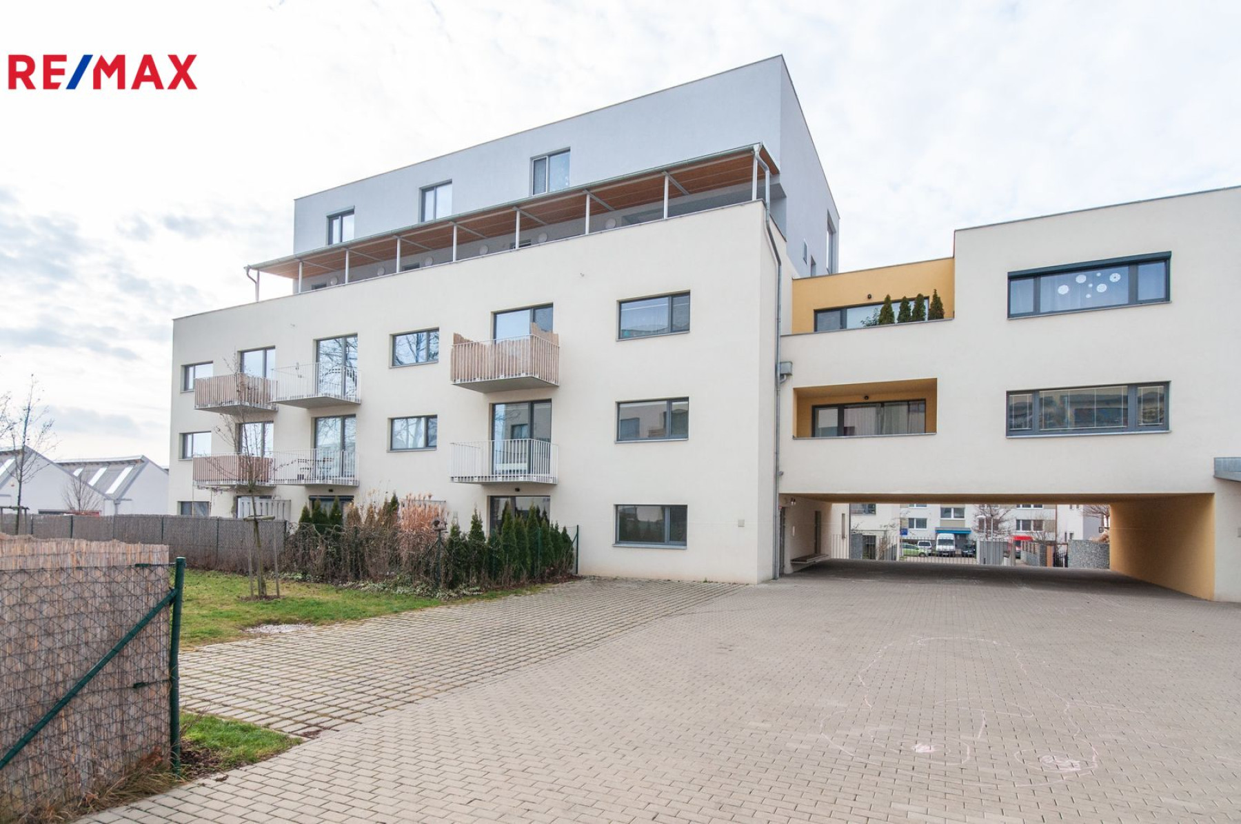 Pronájem pěkného vybaveného bytu 2+kk v novostavbě v Radotíně