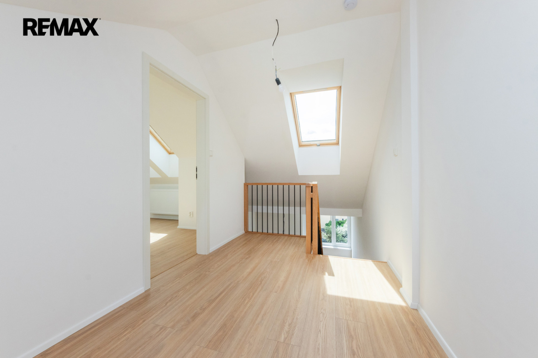 Mezonet 3+kk/galerie/sklep 71,9 m² OV cihla výtah jih výhled Jeseniova metro A Želivského 5 min