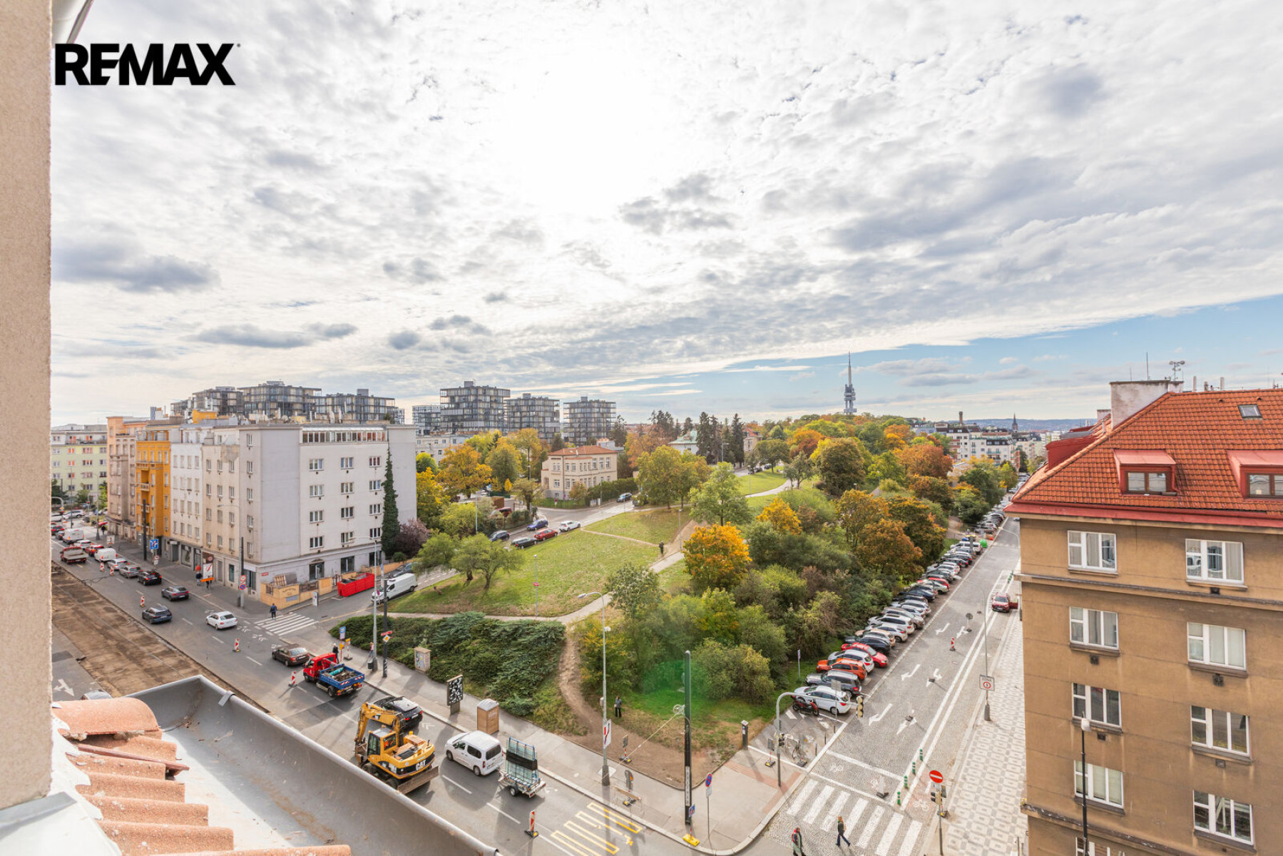 Rohový 2+kk/sklep 47,7 m² OV cihla výtah jih západ výhled Jeseniova metro A Želivského 5 min
