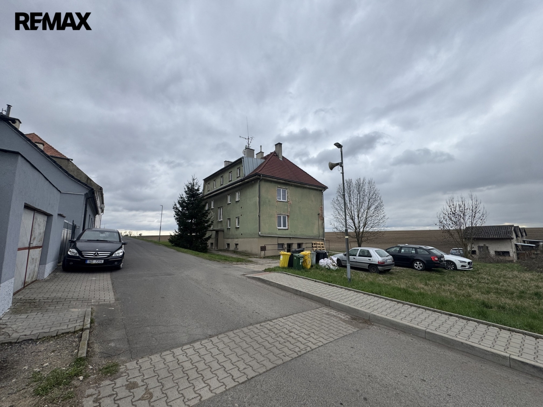 Činžovní dům se 6 byty ve Vrbičanech nedaleko Lovosic