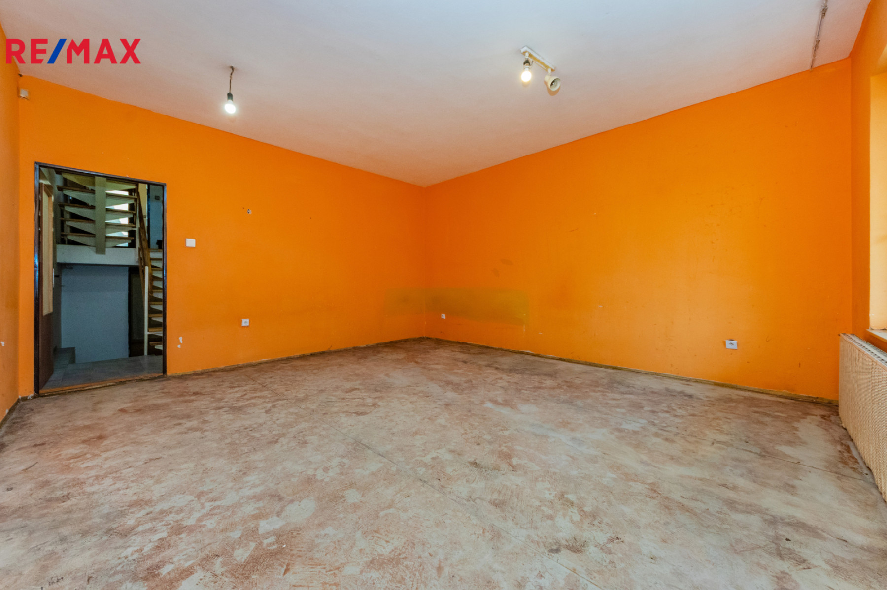 Rohový řadový RD 229 m² 2x lodžie garáž zahrada 311 m² původní stav Součkova Řepy