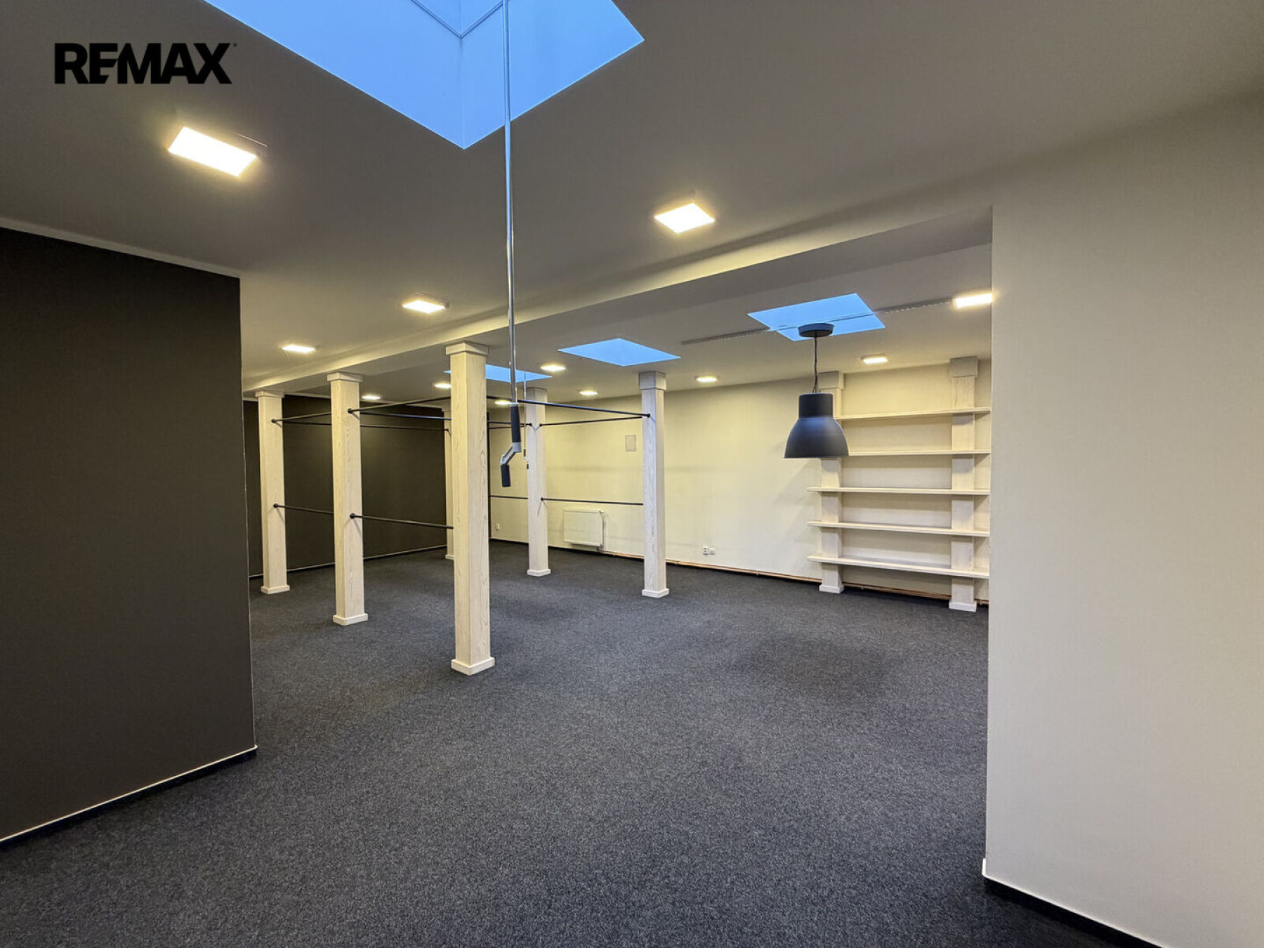 Pronájem komerčních prostor 158 m² – Praha 4, ulice Jemnická