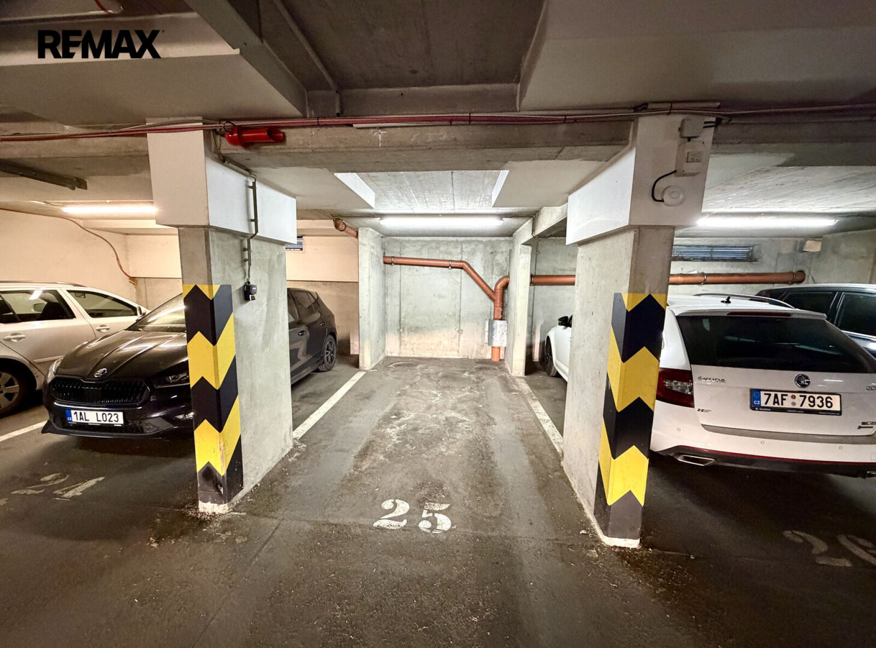Prostorný byt 3+kk se dvěma balkony a garážovým stáním v Čakovicích, Praha 9