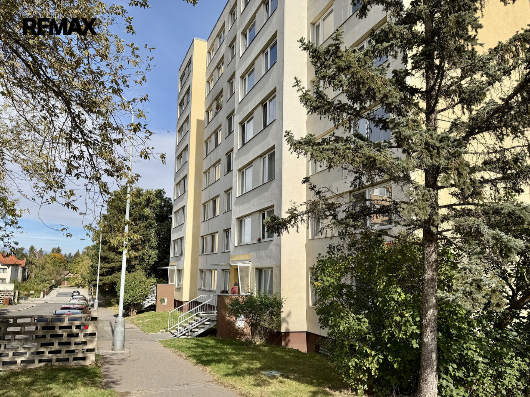 Prodej pěkného bytu 2+1 v klidné oblasti Bohnic, Praha 8