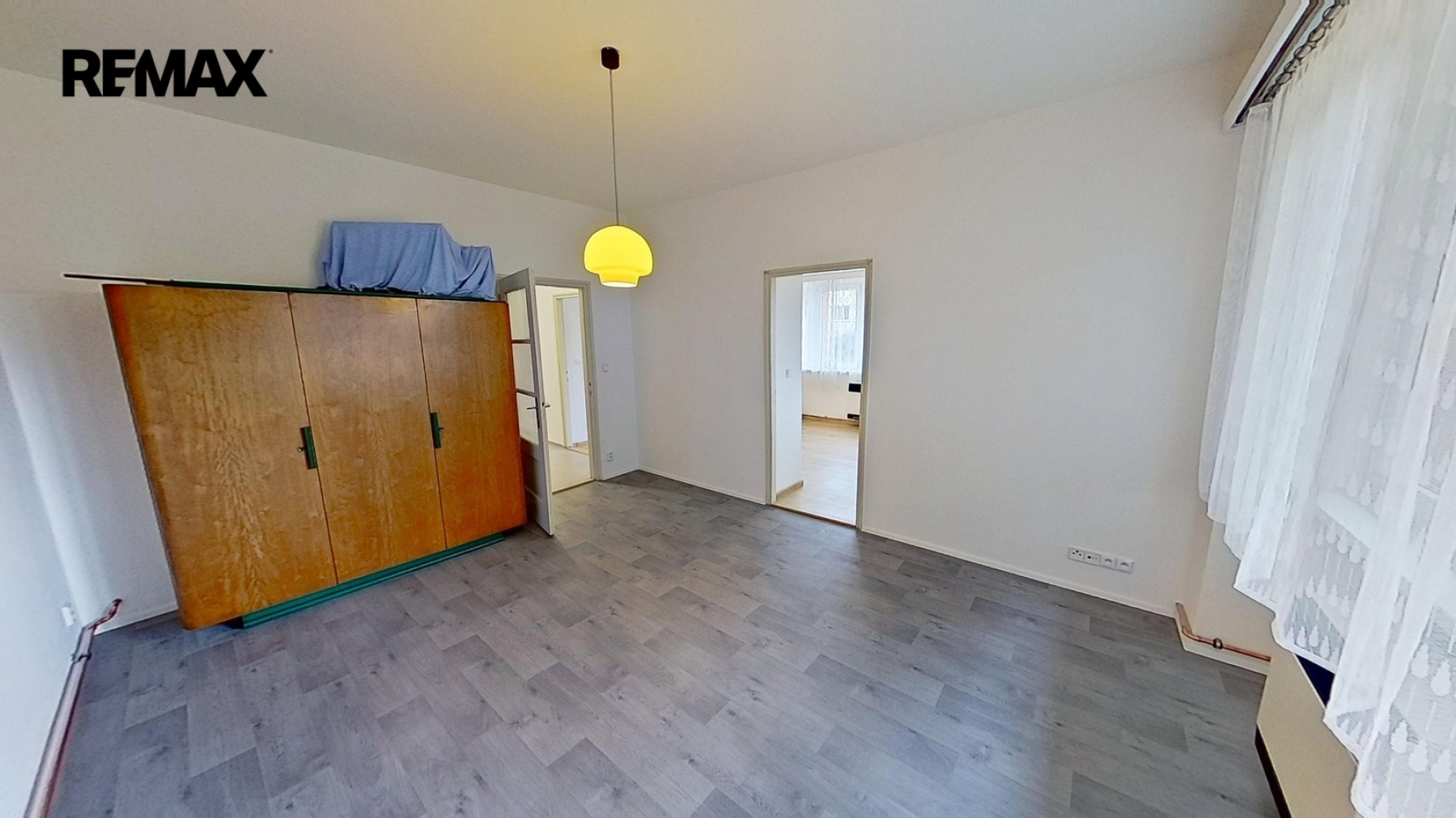 Pronájem zrekonstruovaného bytu 2+1, 76,5 m² se sklepem a společnou zahradou, Praha 4