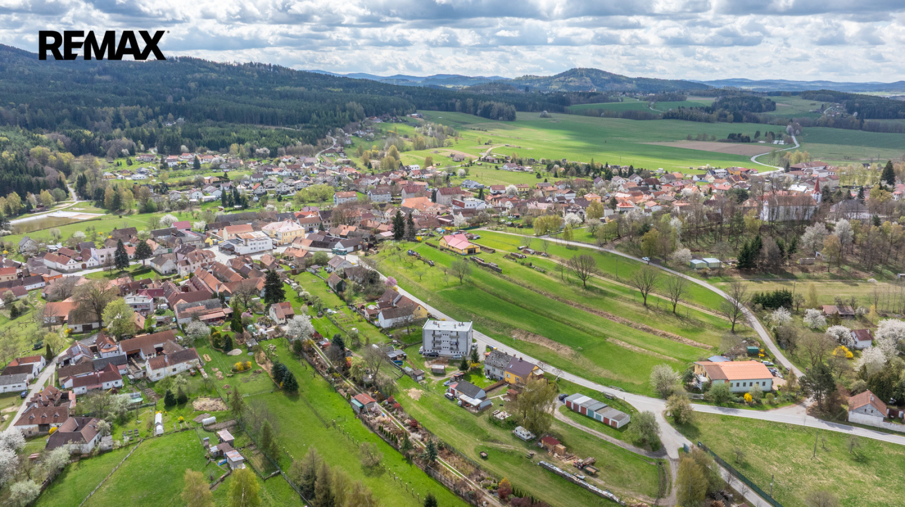 Bytový dům, 6x byt 3+1, Besednice