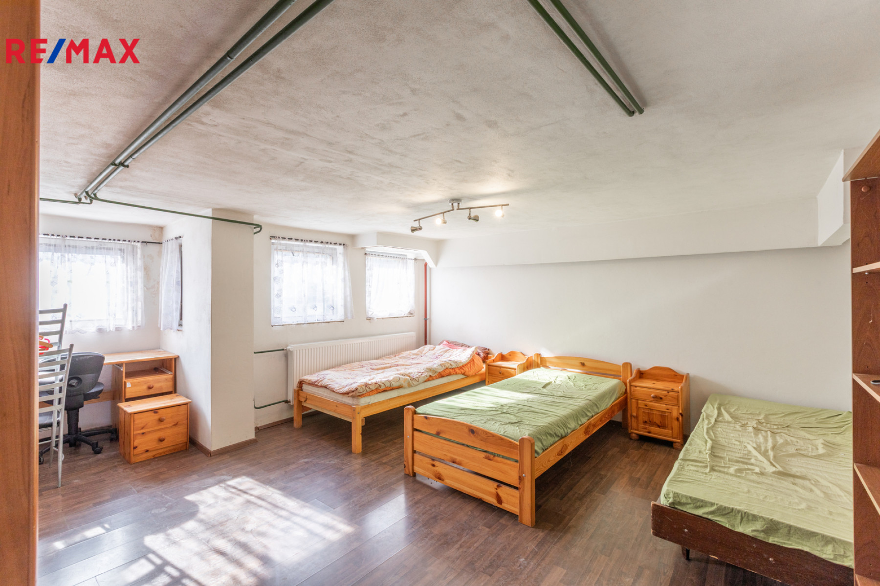 Prodej vícegeneračního rodinného domu 214 m² s pozemkem 477 m², Roztoky
