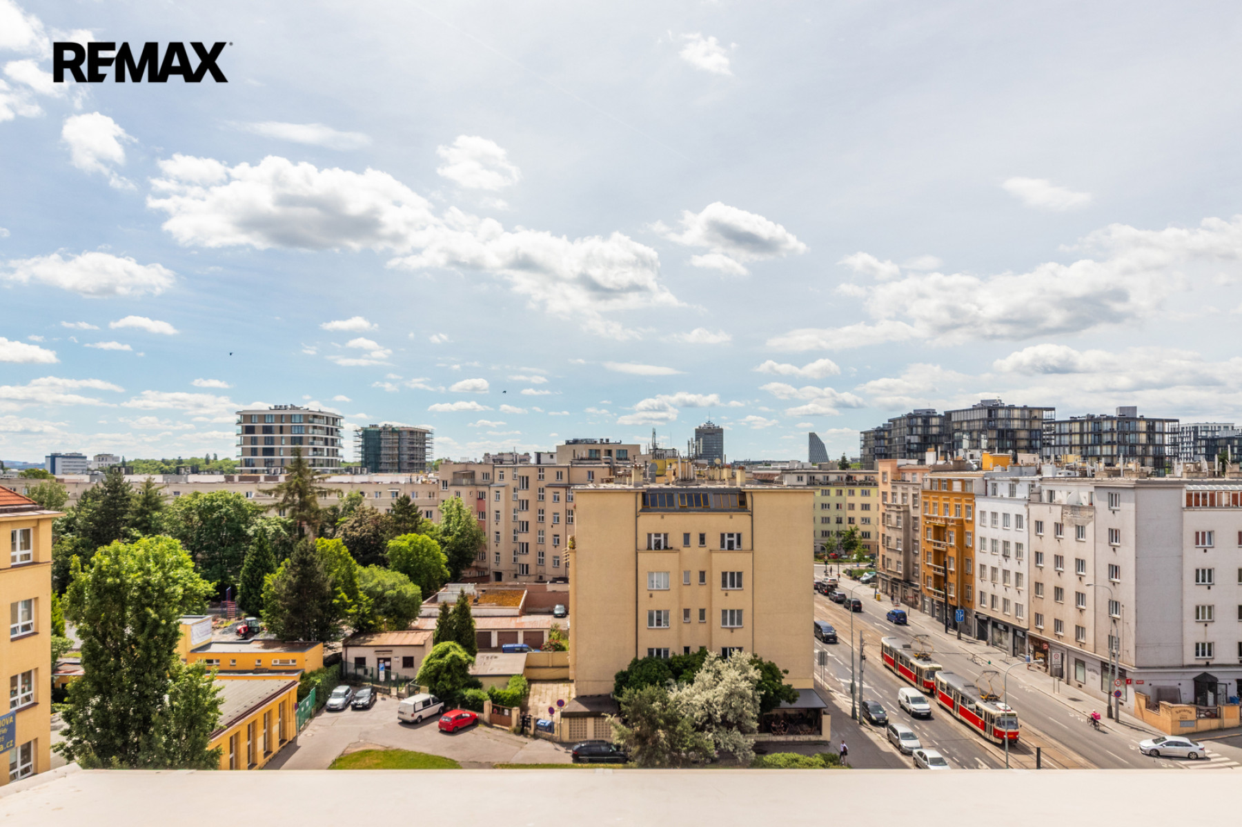 Mezonet 3+kk/galerie/sklep 71,9 m² OV cihla výtah jih výhled Jeseniova metro A Želivského 5 min