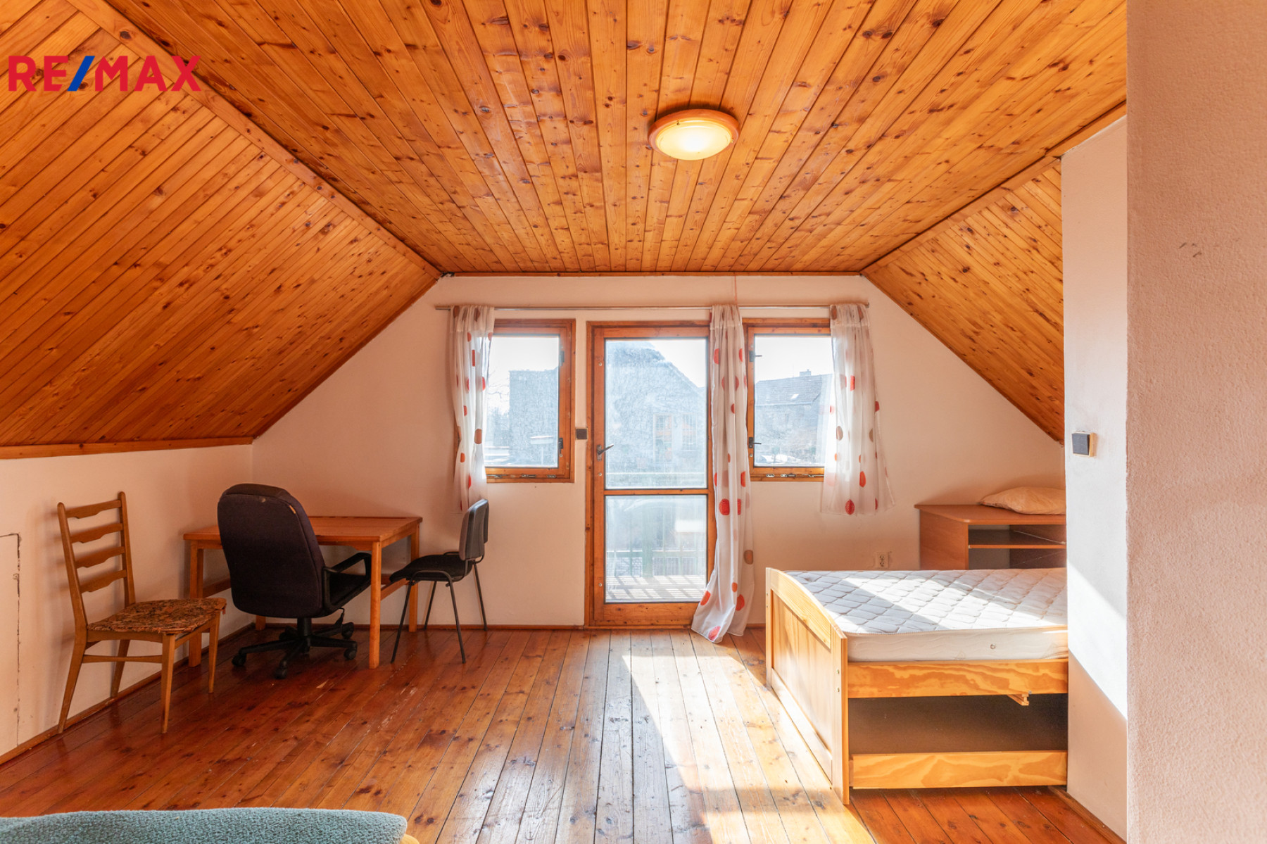 Prodej vícegeneračního rodinného domu 214 m² s pozemkem 477 m², Roztoky