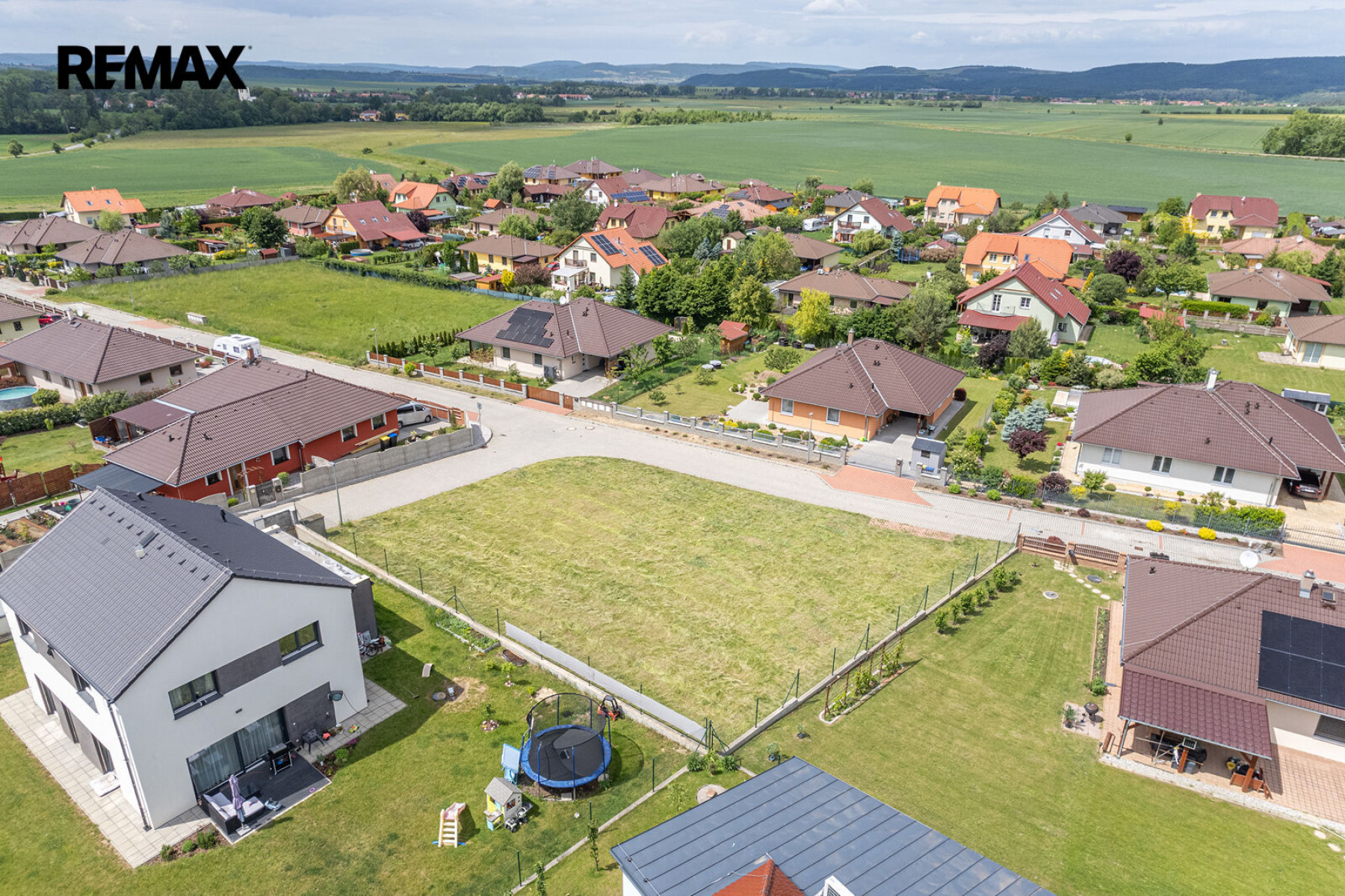 Prodej stavebního pozemku 810 m², Hostomice