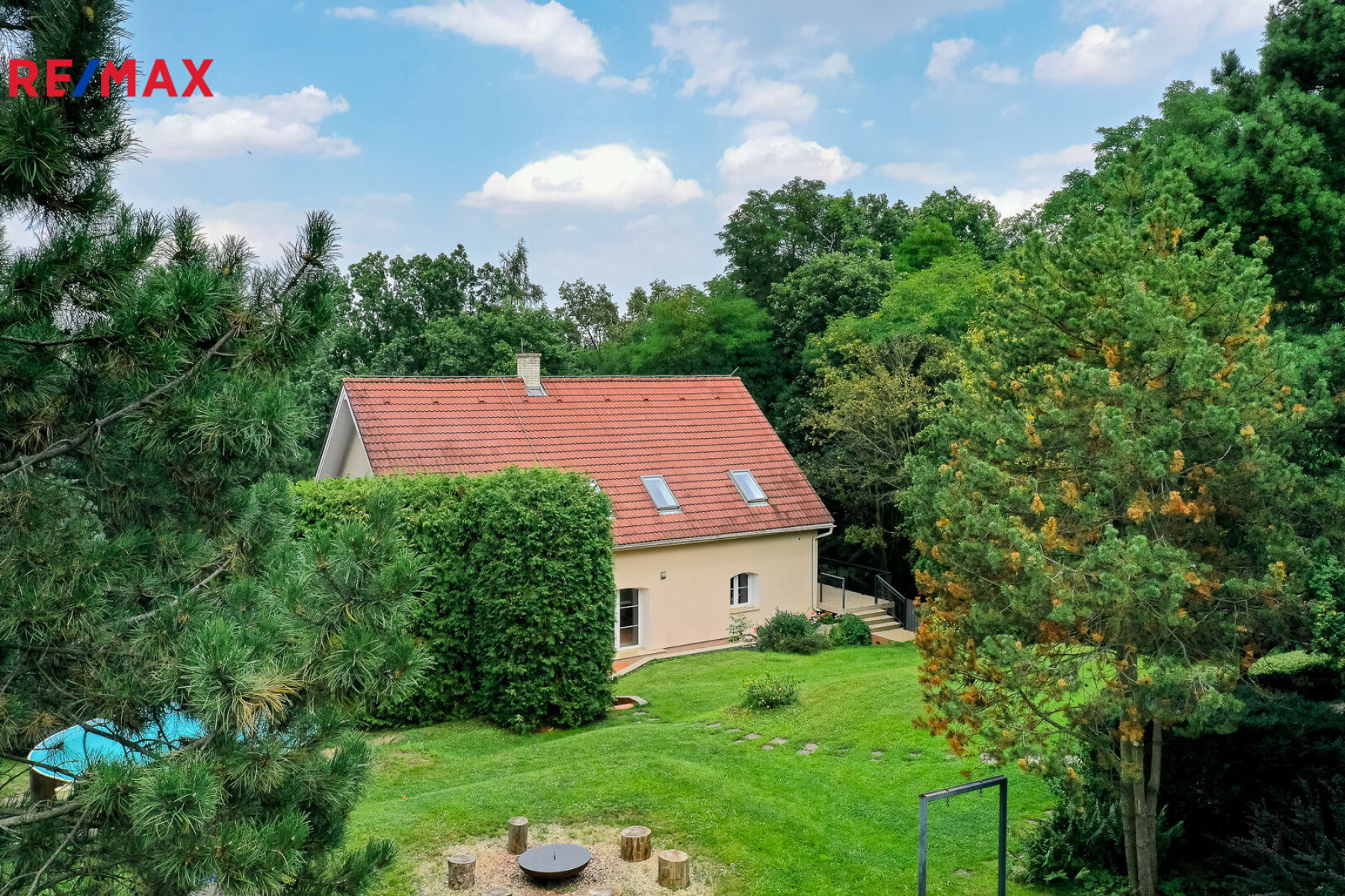 Prodej rodinného domu s rozlehlou zahradou, Zdiby