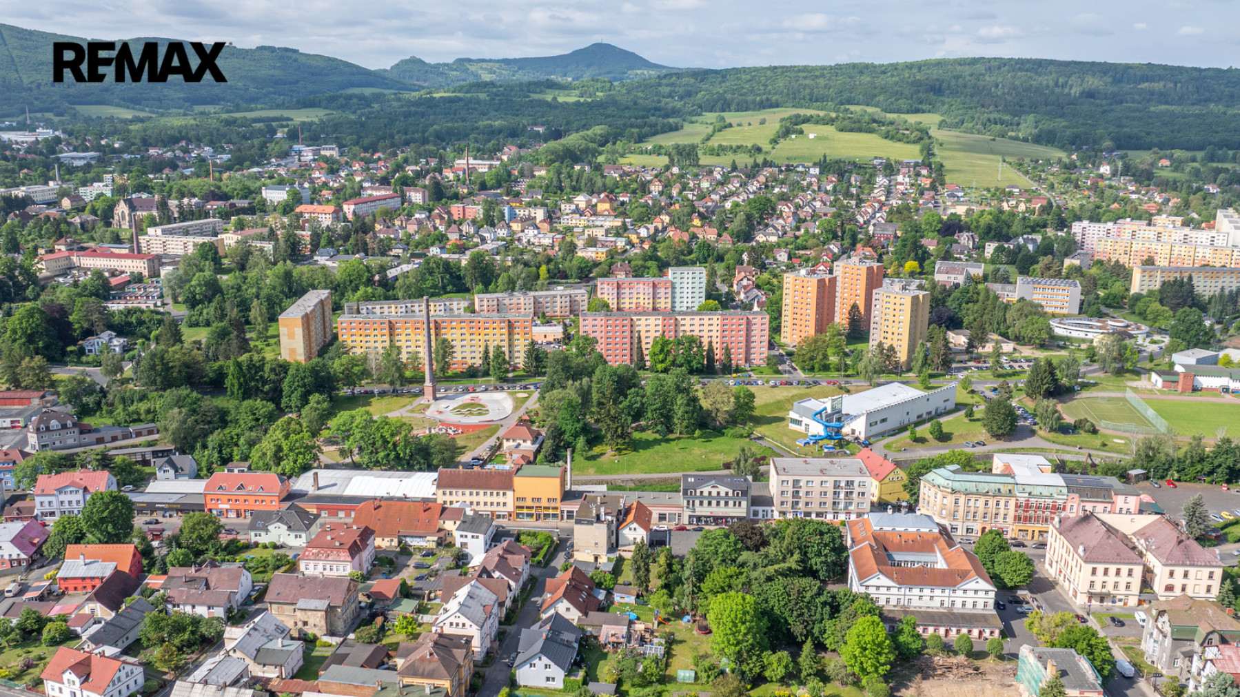Prodej domu se zahradou a komerčním prostorem, centrum Varnsdorfu