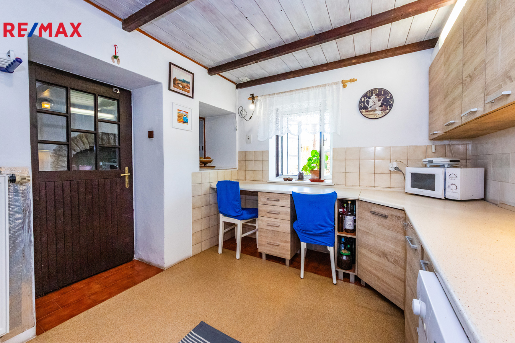 Stylová tradiční patrová chalupa s vnitřním čtvercovým dvorem, pozemek 1 264 m², Široký důl Polička
