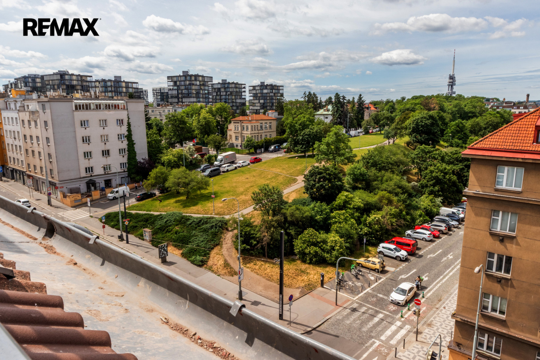 Mezonet 2+kk/sklep 45,9 m² OV cihla výtah západ výhled Jeseniova metro A Želivského 5 min