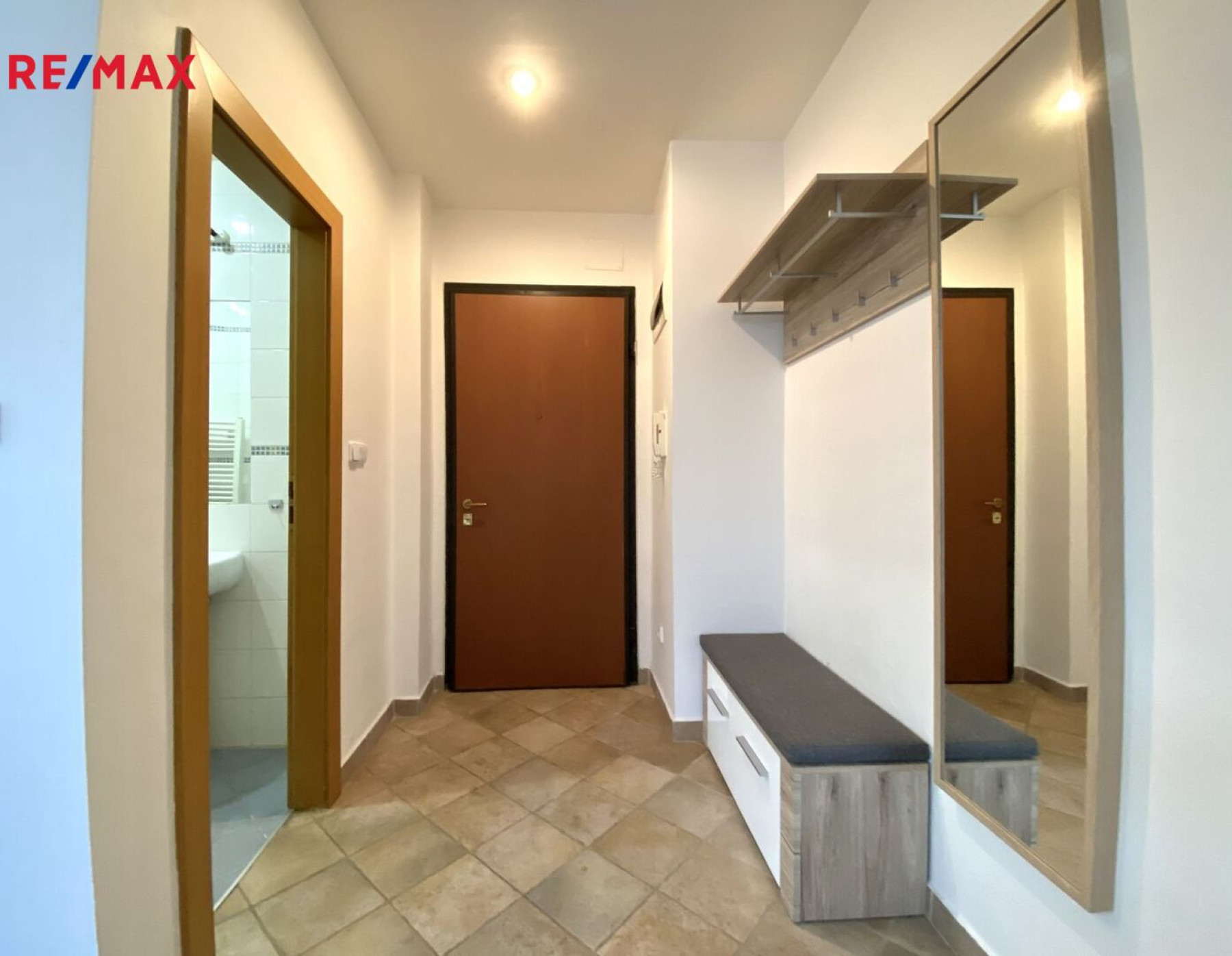 Pronájem bytu 2+kk o výměře 74 m2, Praha 5 - Smíchov