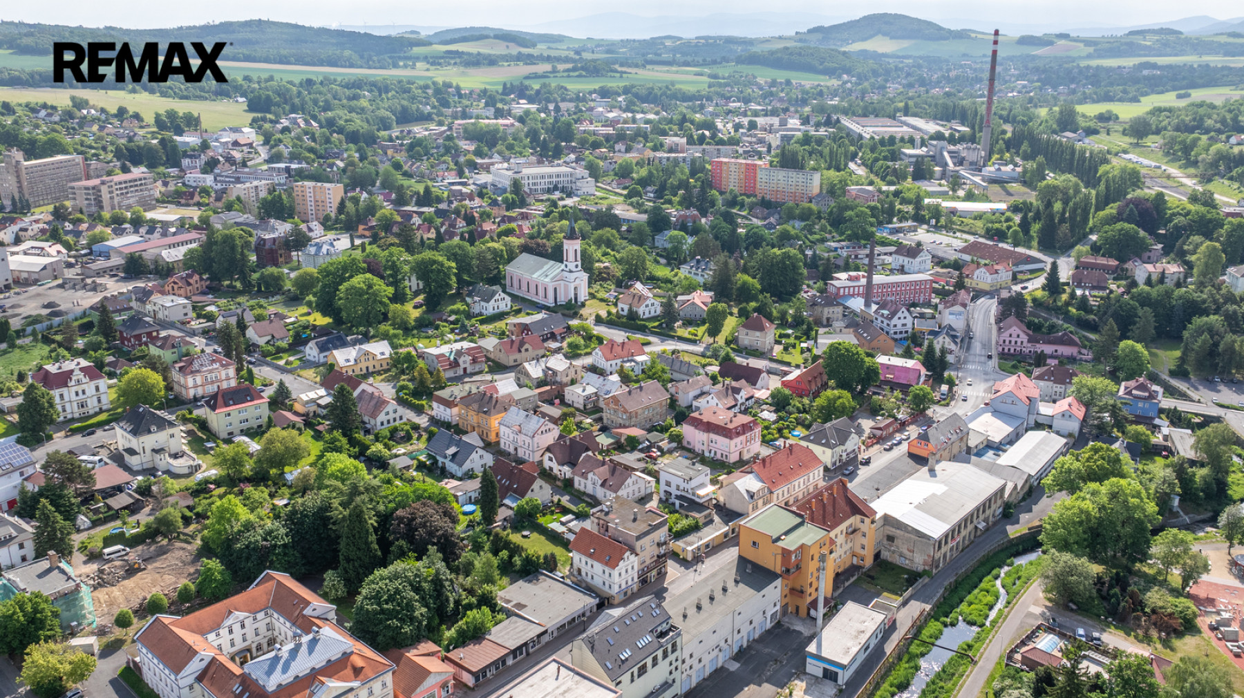 Prodej domu se zahradou a komerčním prostorem, centrum Varnsdorfu
