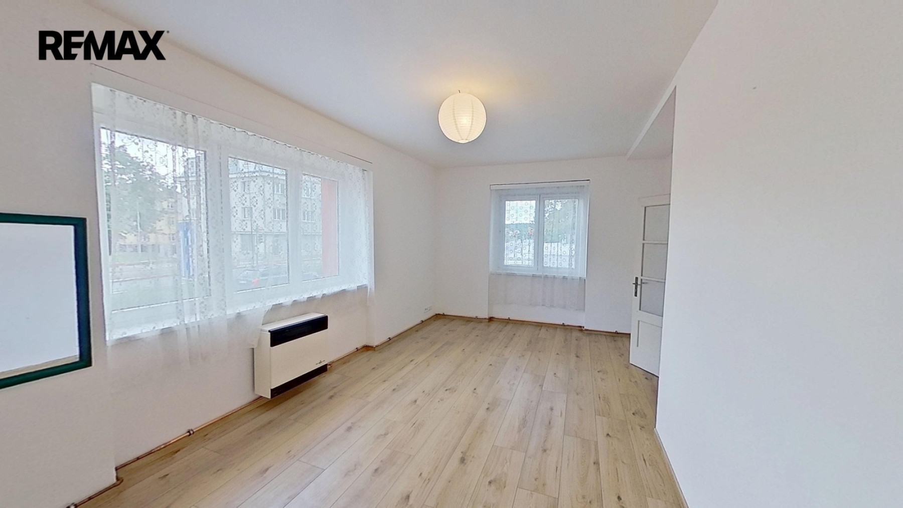 Pronájem zrekonstruovaného bytu 2+1, 76,5 m² se sklepem a společnou zahradou, Praha 4
