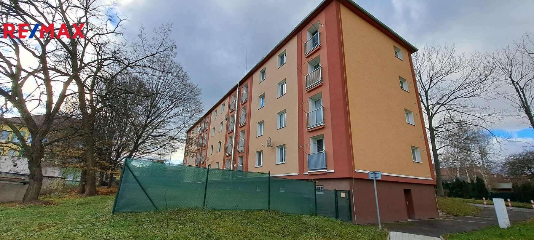 Prodej bytu 3+1/L a sklepem v Mostě