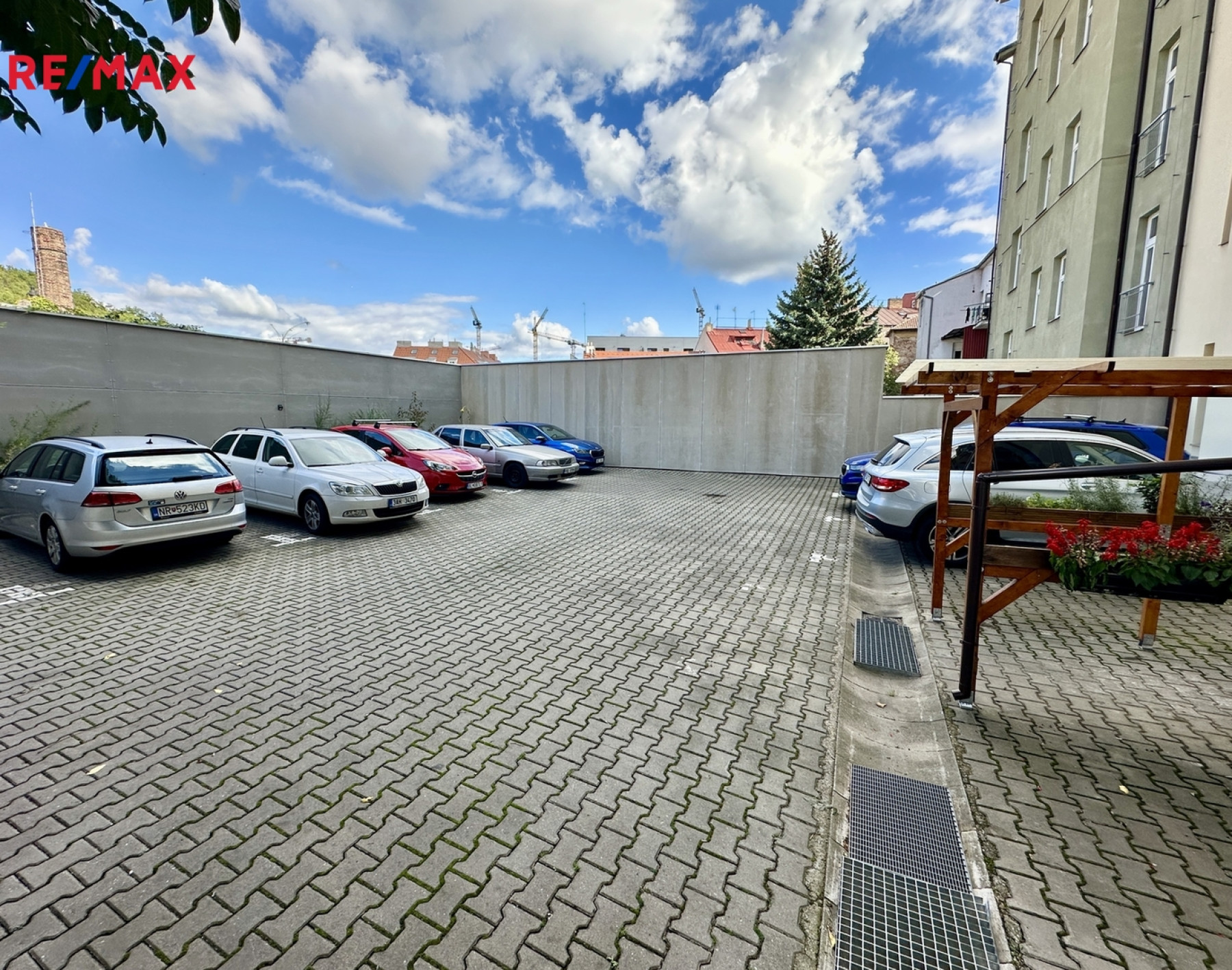 Prodej bytového domu v ulici Na Neklance, Praha 5 - Smíchov
