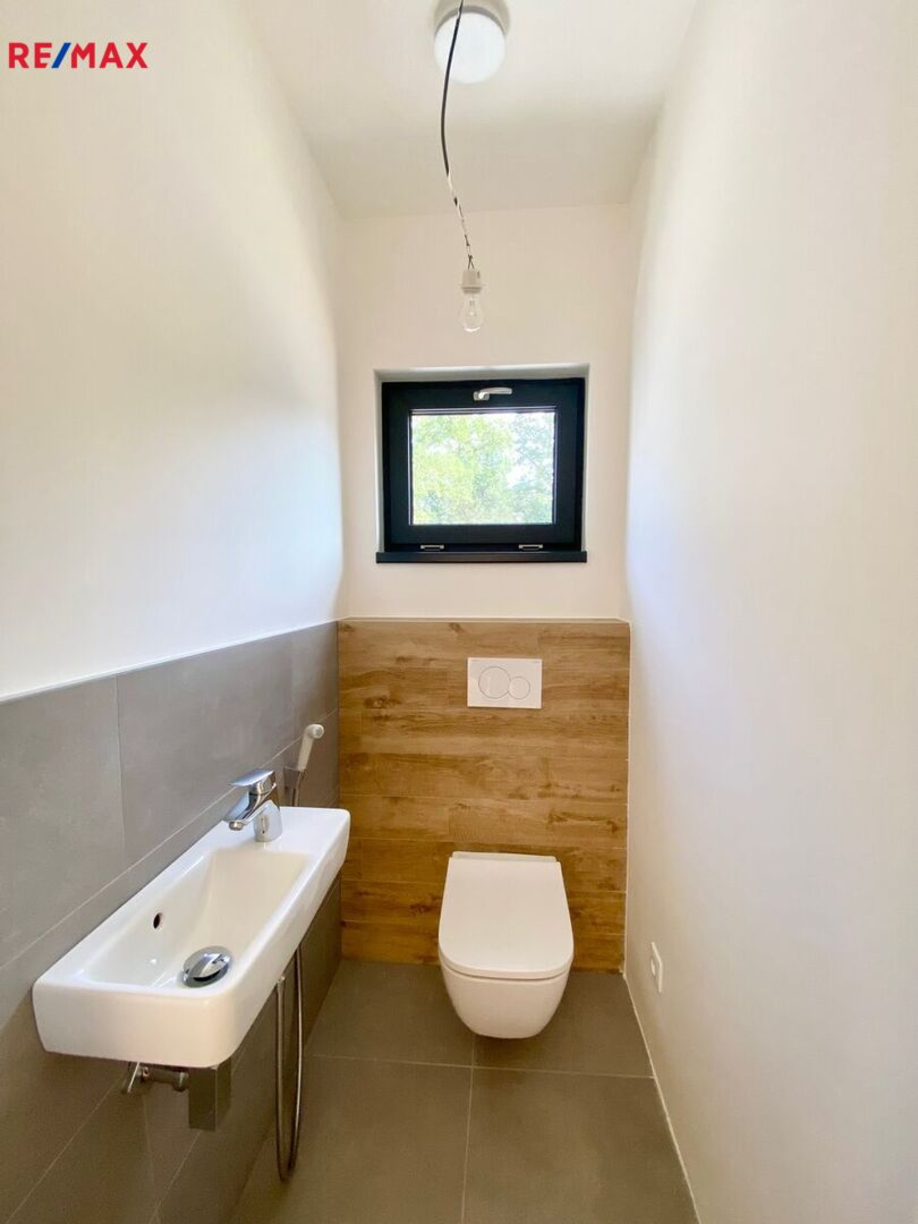 Prodej rodinného domu 86,6 m2 + garáž 20,8 m2, pozemek 718 m2, Nouzov