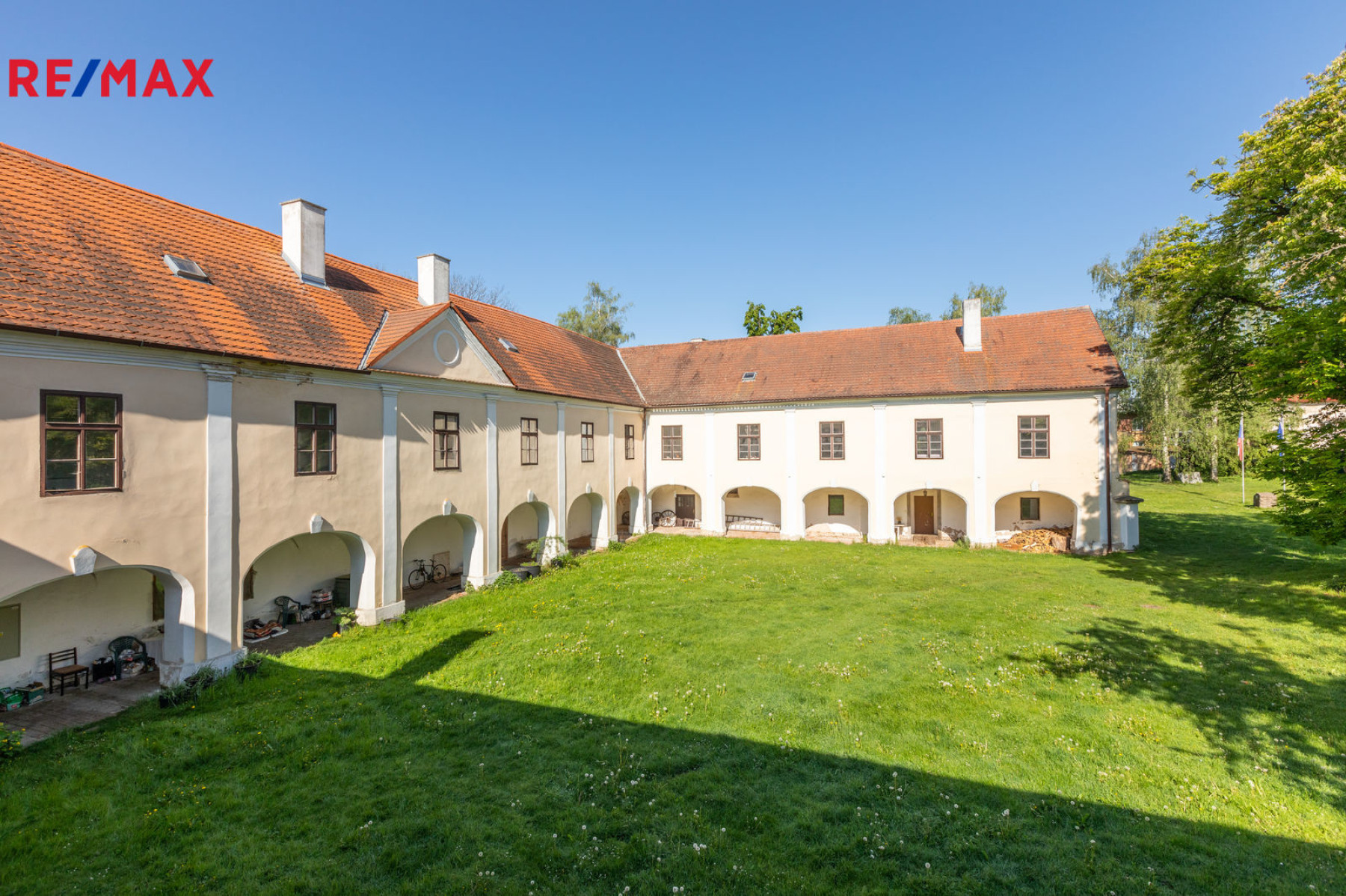 Prodej památky 2 200 m², pozemek 9296 m²