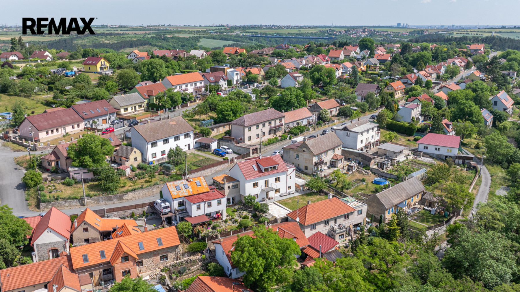 Skvělé bydlení na úžasném místě kousek od Prahy