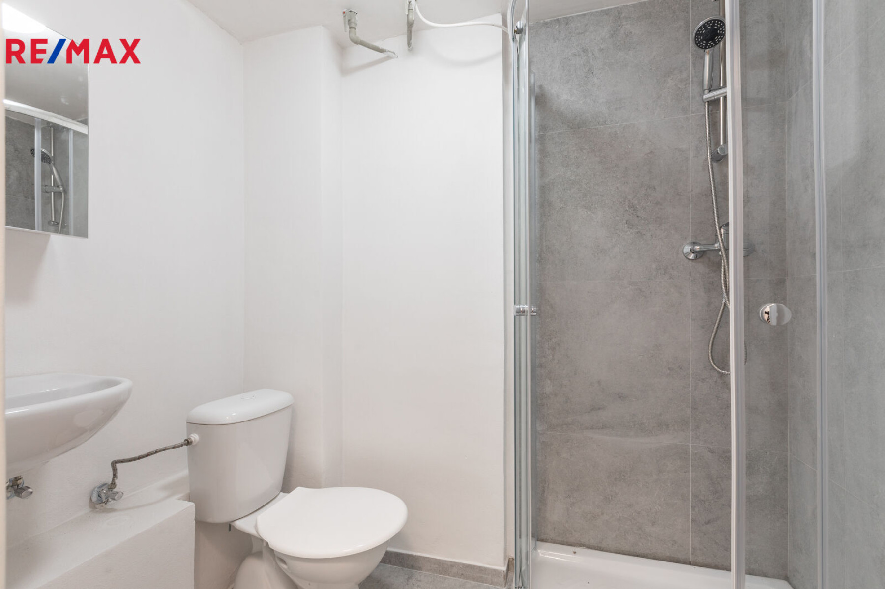 Prodej bytu 1kk, 26 m² + předzahrádka a sklep, Praha - Modřany