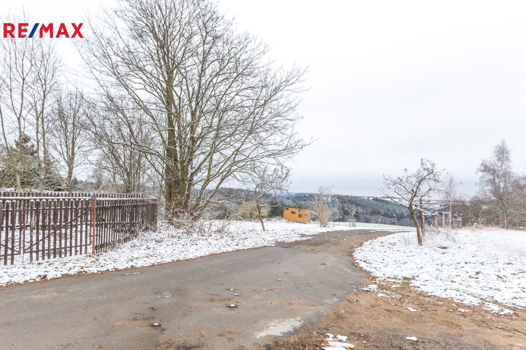 Prodej pozemku 3846 m², Beroun - Teplá