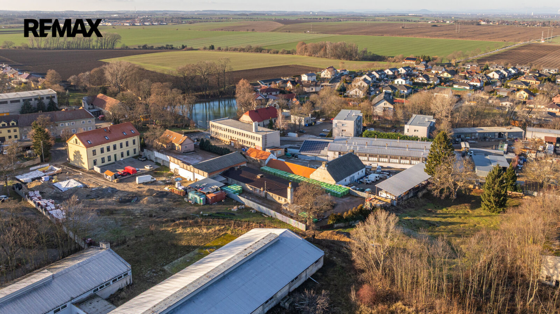 Prodej stavebního pozemku ve Svémyslicích, Praha - východ