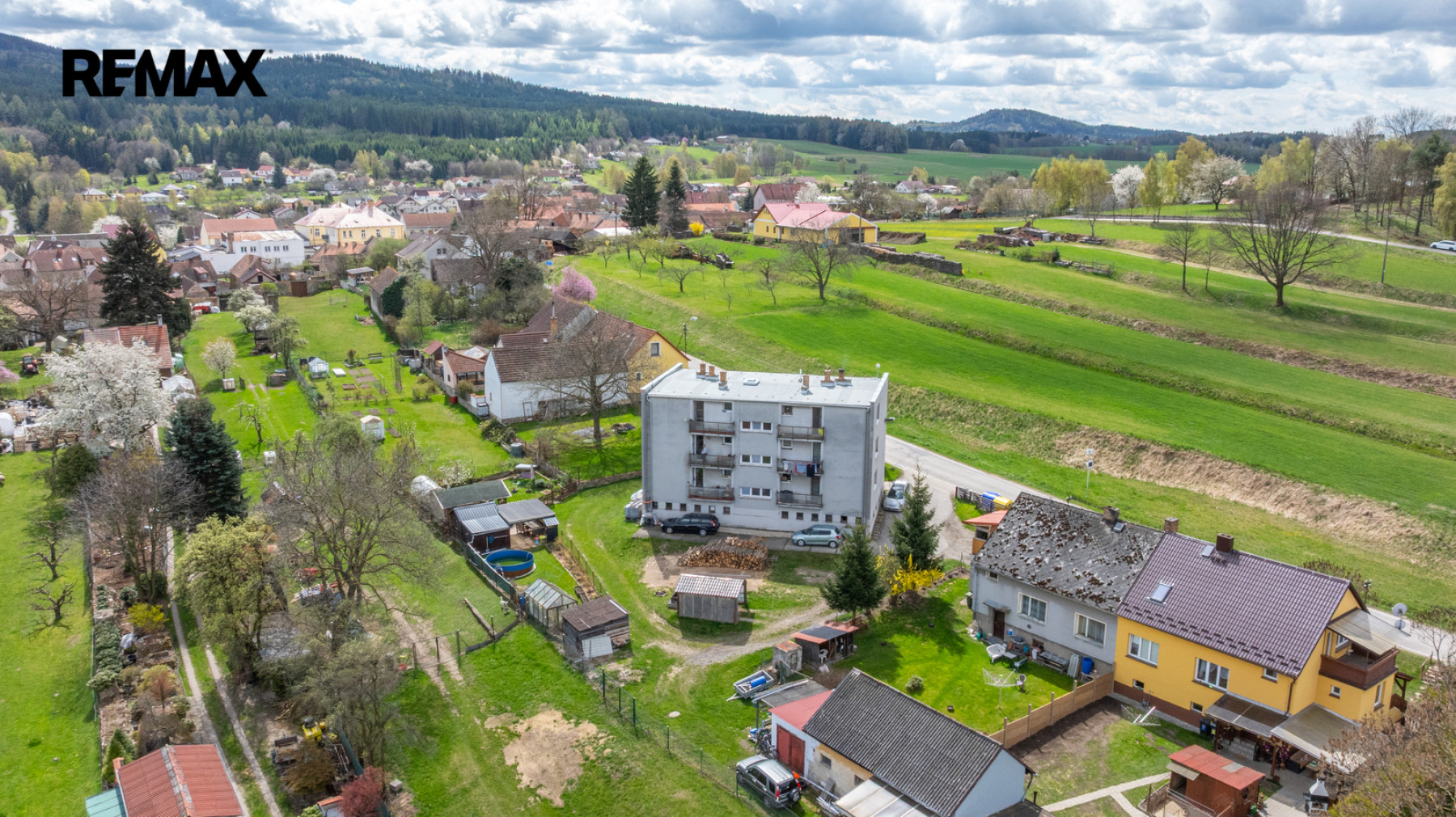 Bytový dům, 6x byt 3+1, Besednice
