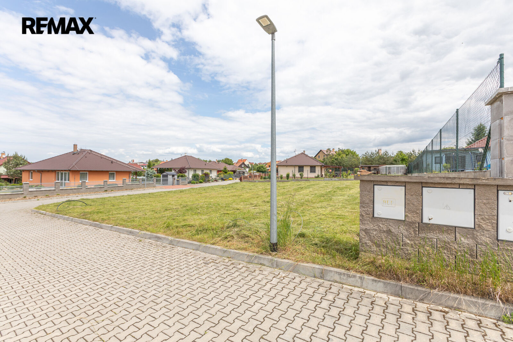 Prodej stavebního pozemku 810 m², Hostomice