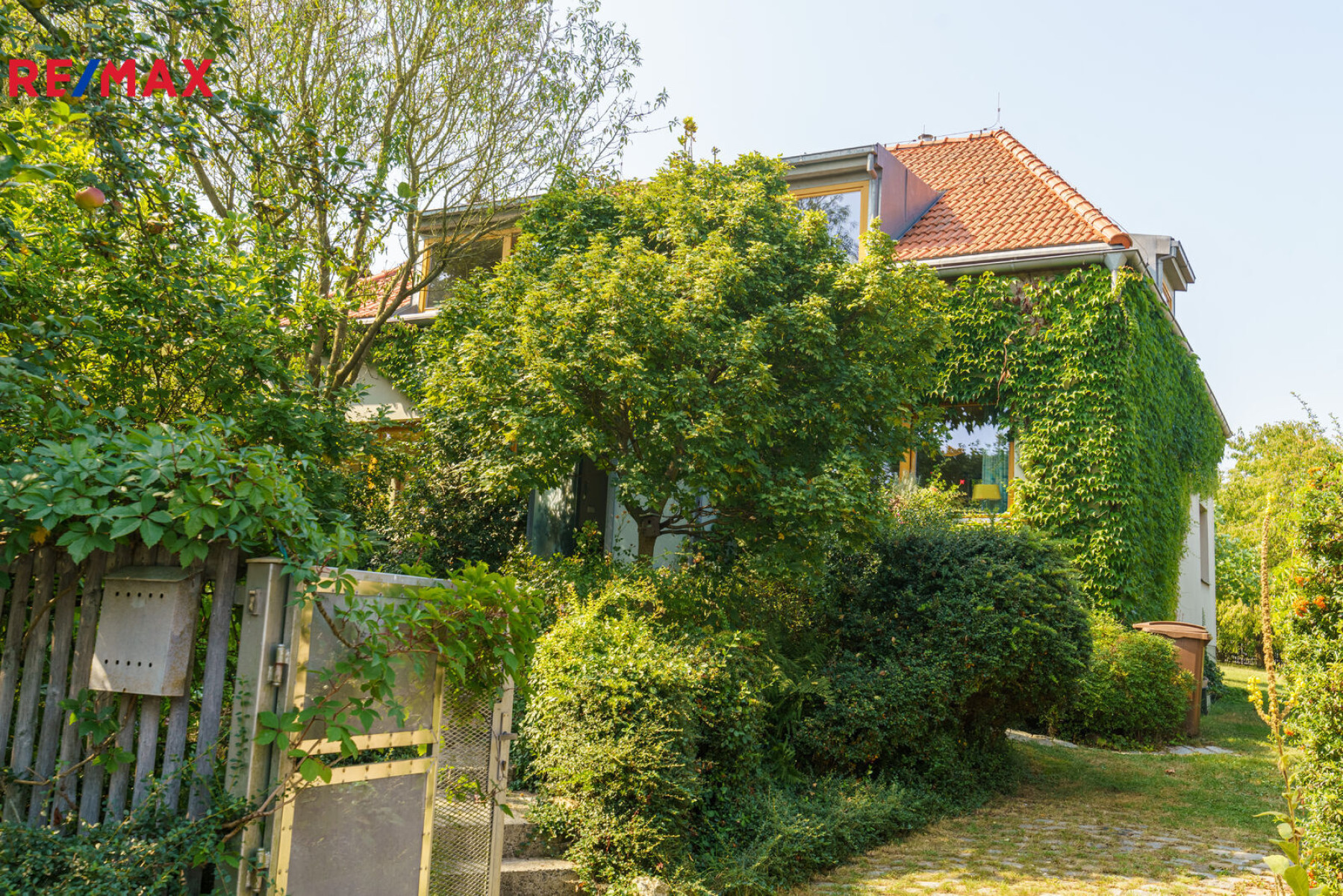 Nabídka rodinného domu 5+2 se zahradou 1040 m2, Svárov
