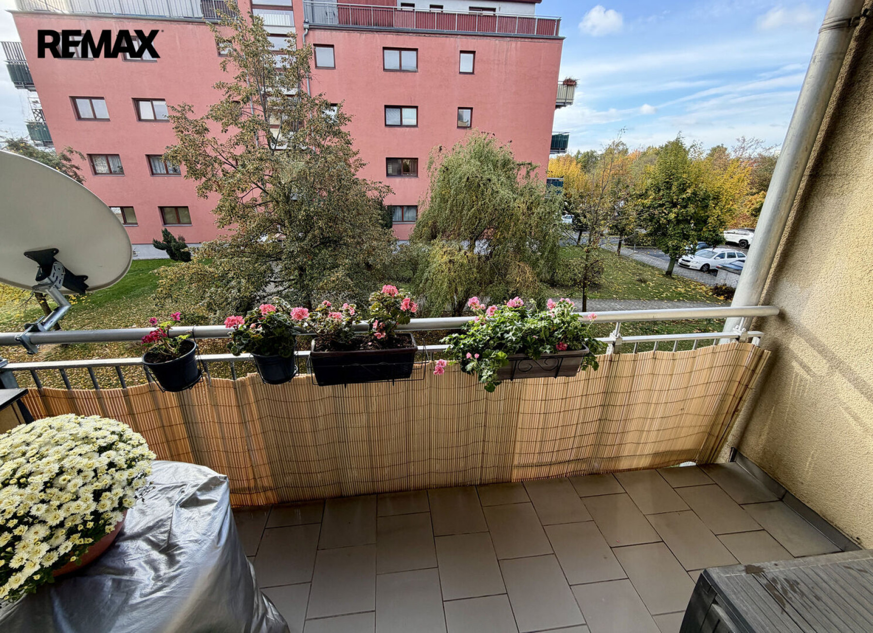 Prodej bytu 1+kk s balkonem v klidné části Štěrbohol, Praha 10