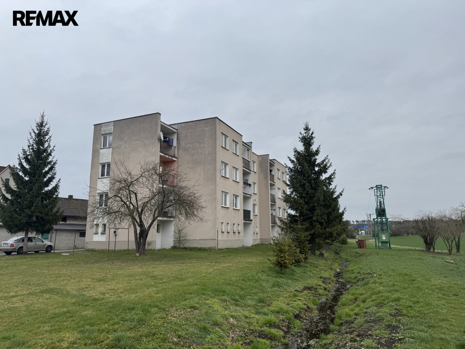 Činžovní dům v obci Vlkava s 12 bytovými jednotkami