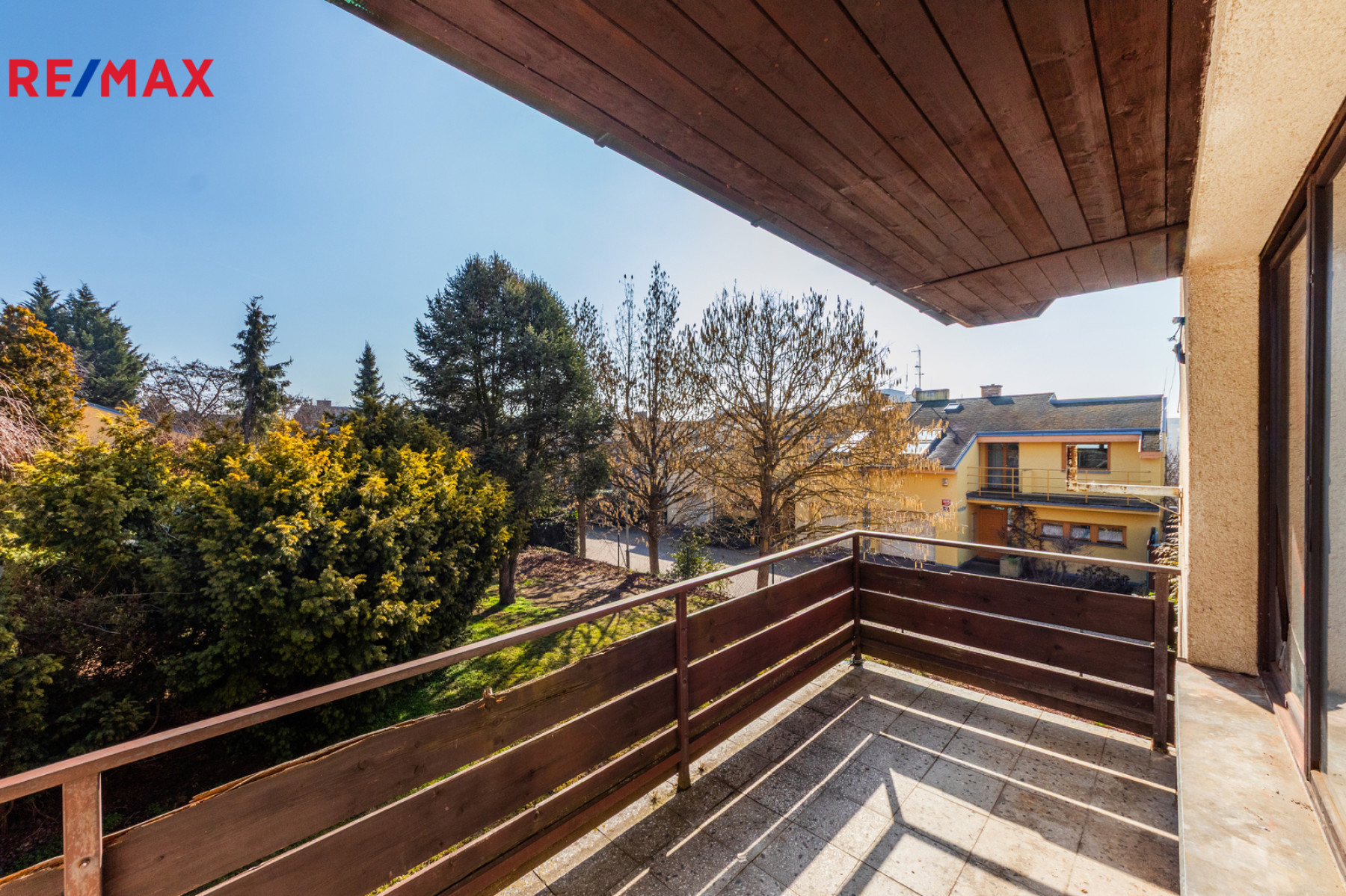 Rohový řadový RD 229 m² 2x lodžie garáž zahrada 311 m² původní stav Součkova Řepy