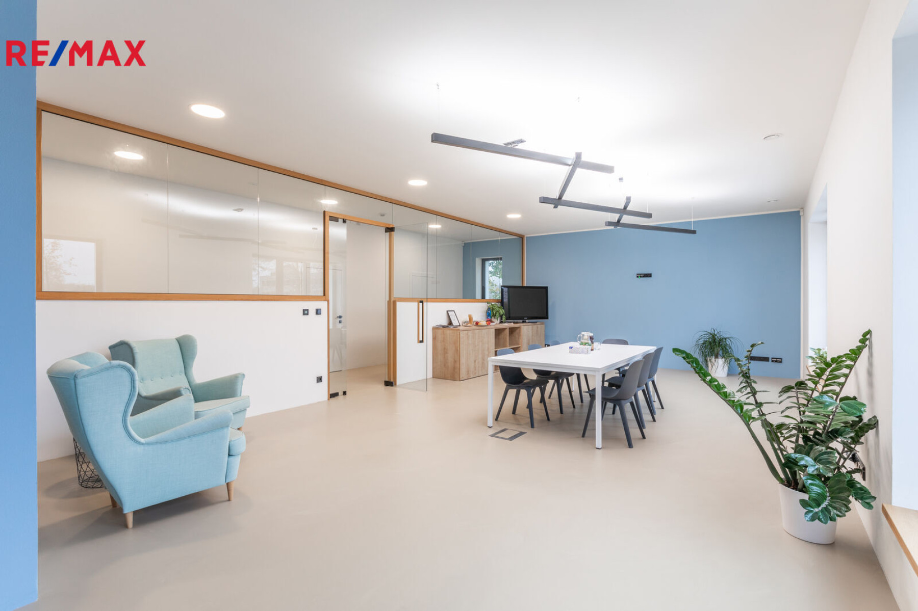 Pronájem kanceláře 24 m², Milovice