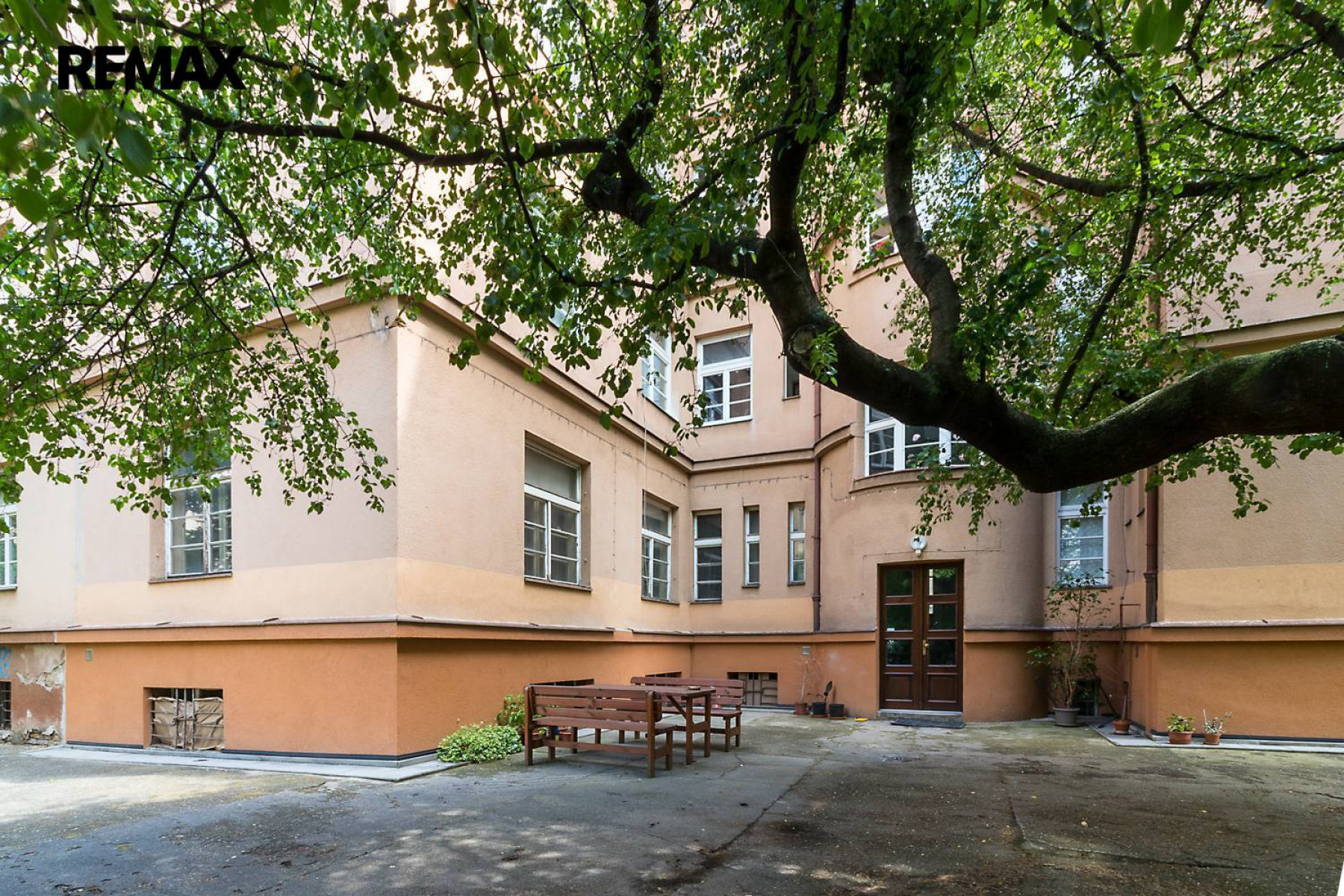 Pronájem stylového zařízeného bytu v Bubenči