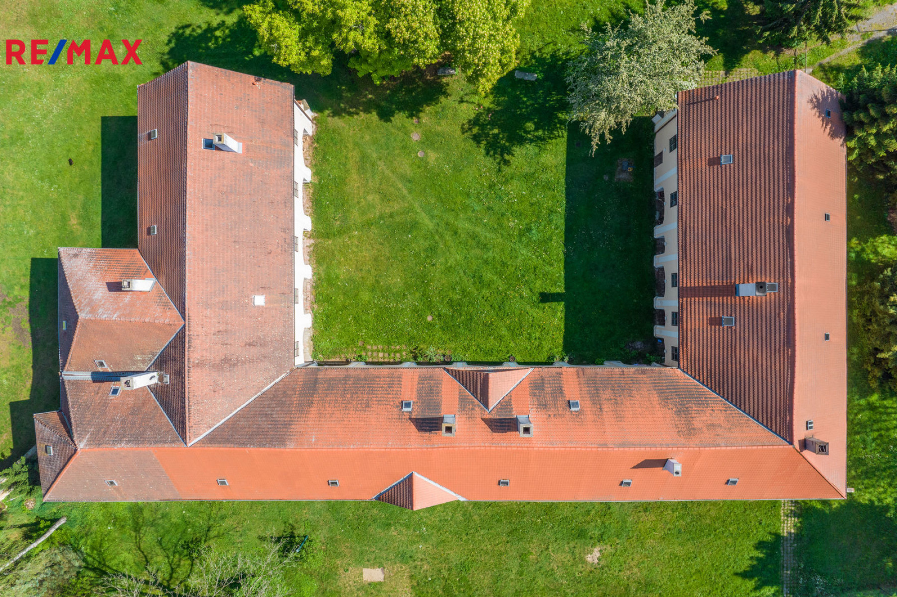 Prodej památky 2 200 m², pozemek 9296 m²