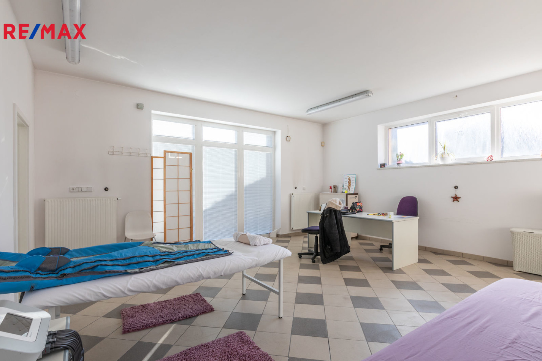 Pronájem kancelářských prostor 85 m², Podlusky