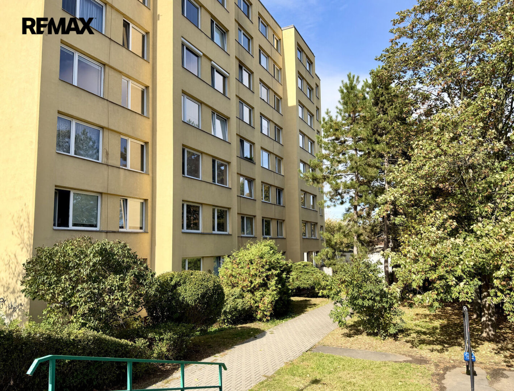 Prodej pěkného bytu 2+1 v klidné oblasti Bohnic, Praha 8