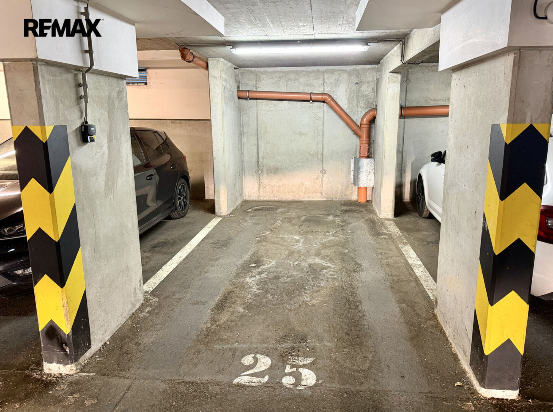Prostorný byt 3+kk se dvěma balkony a garážovým stáním v Čakovicích, Praha 9