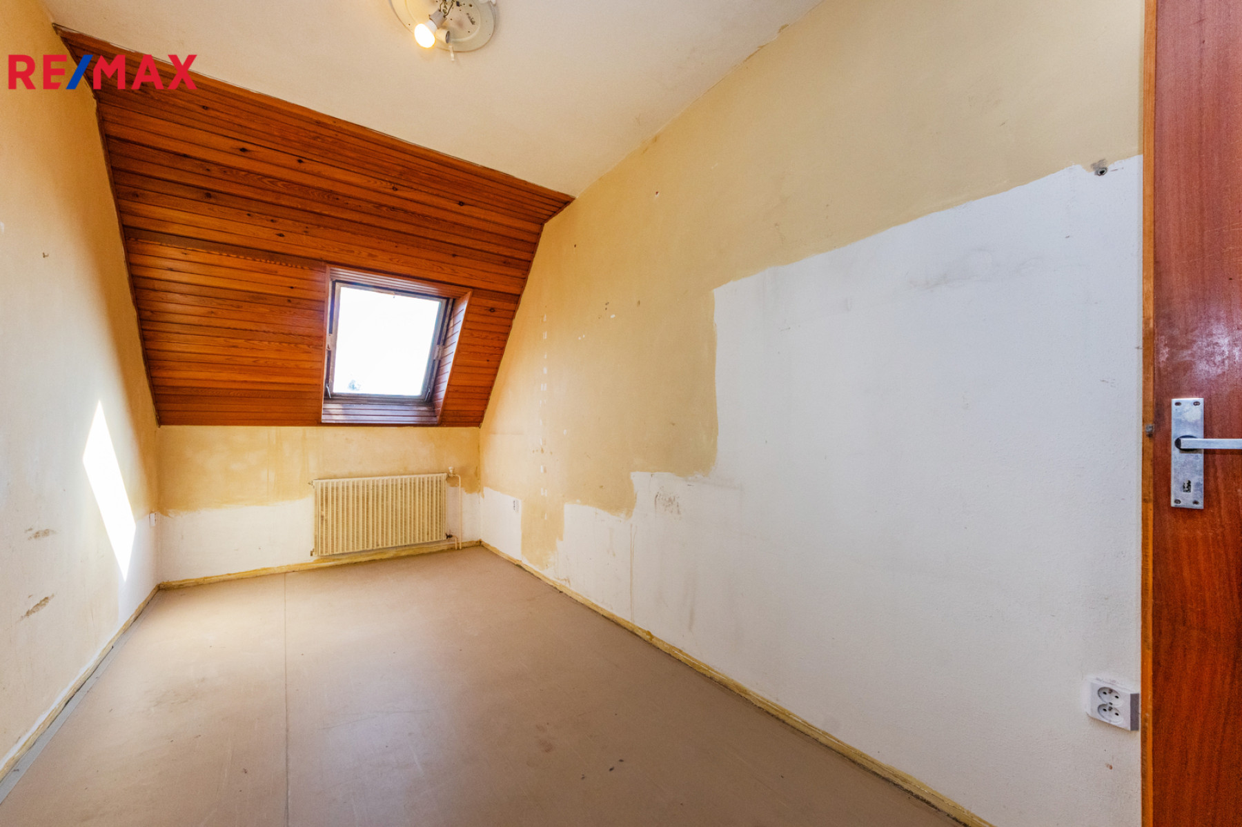Rohový řadový RD 229 m² 2x lodžie garáž zahrada 311 m² původní stav Součkova Řepy