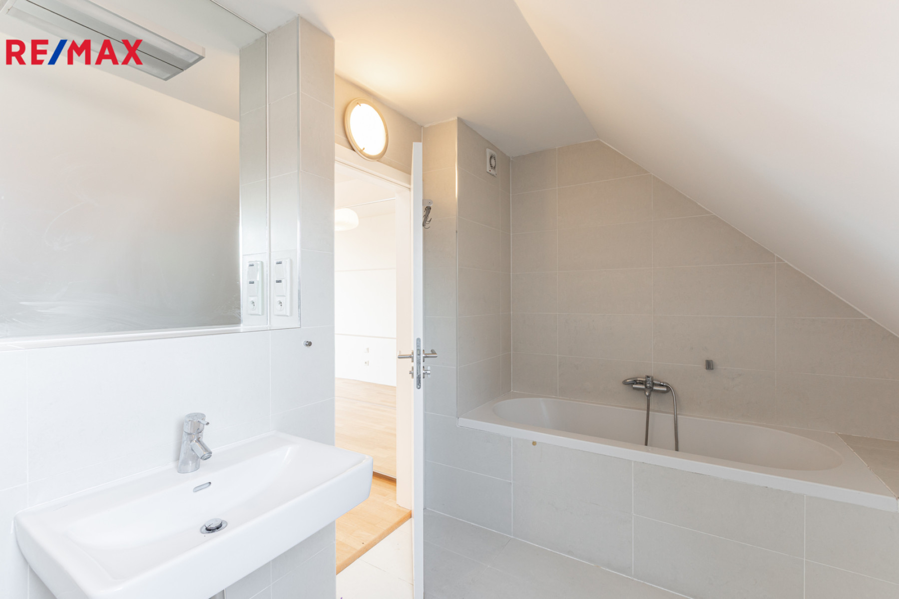 Prodej bytu 2+kk 72 m² Boleslavská, Praha - Vinohrady