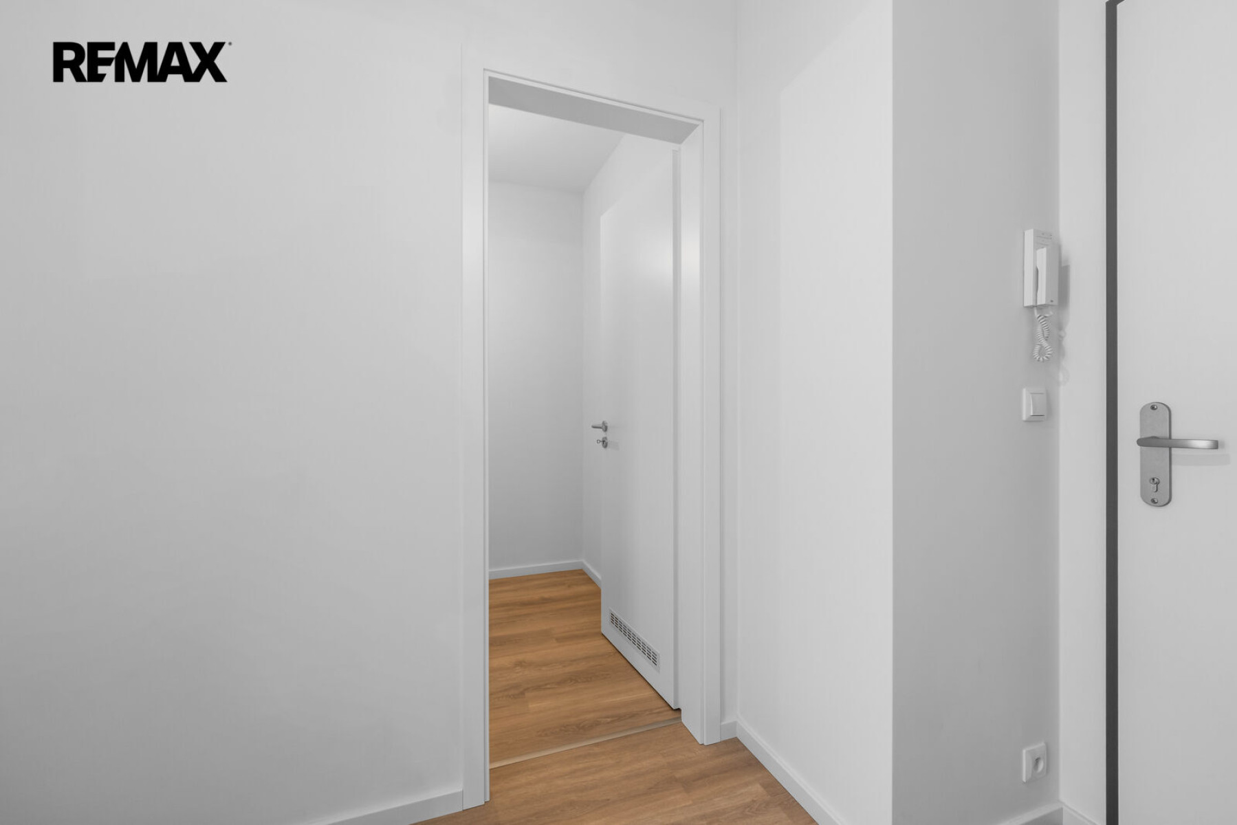 Úplně nový byt 2+kk s terasou, parkovacím stáním a sklepem