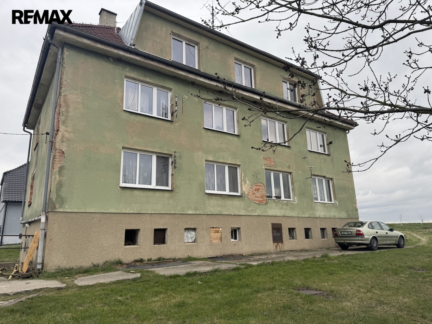 Činžovní dům se 6 byty ve Vrbičanech nedaleko Lovosic