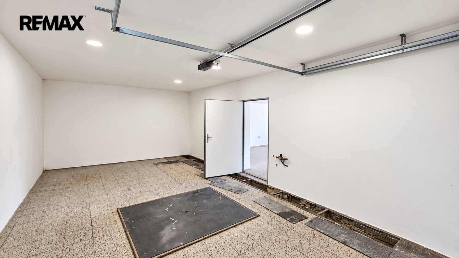 Pronájem komerčních prostor 170 m² + odstavné plochy 925 m², Roudnice nad Labem